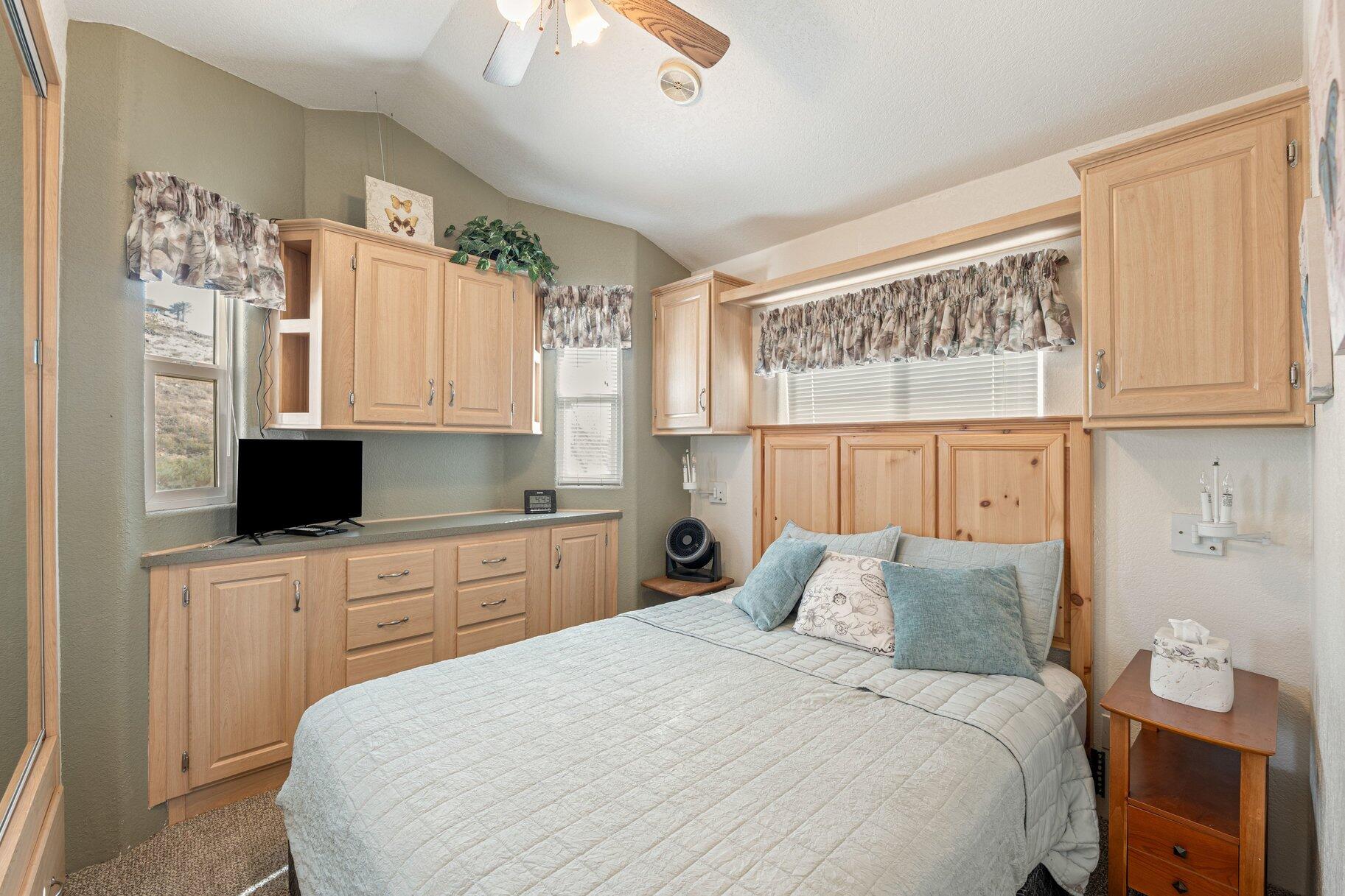 448 E Telegraph ST 70