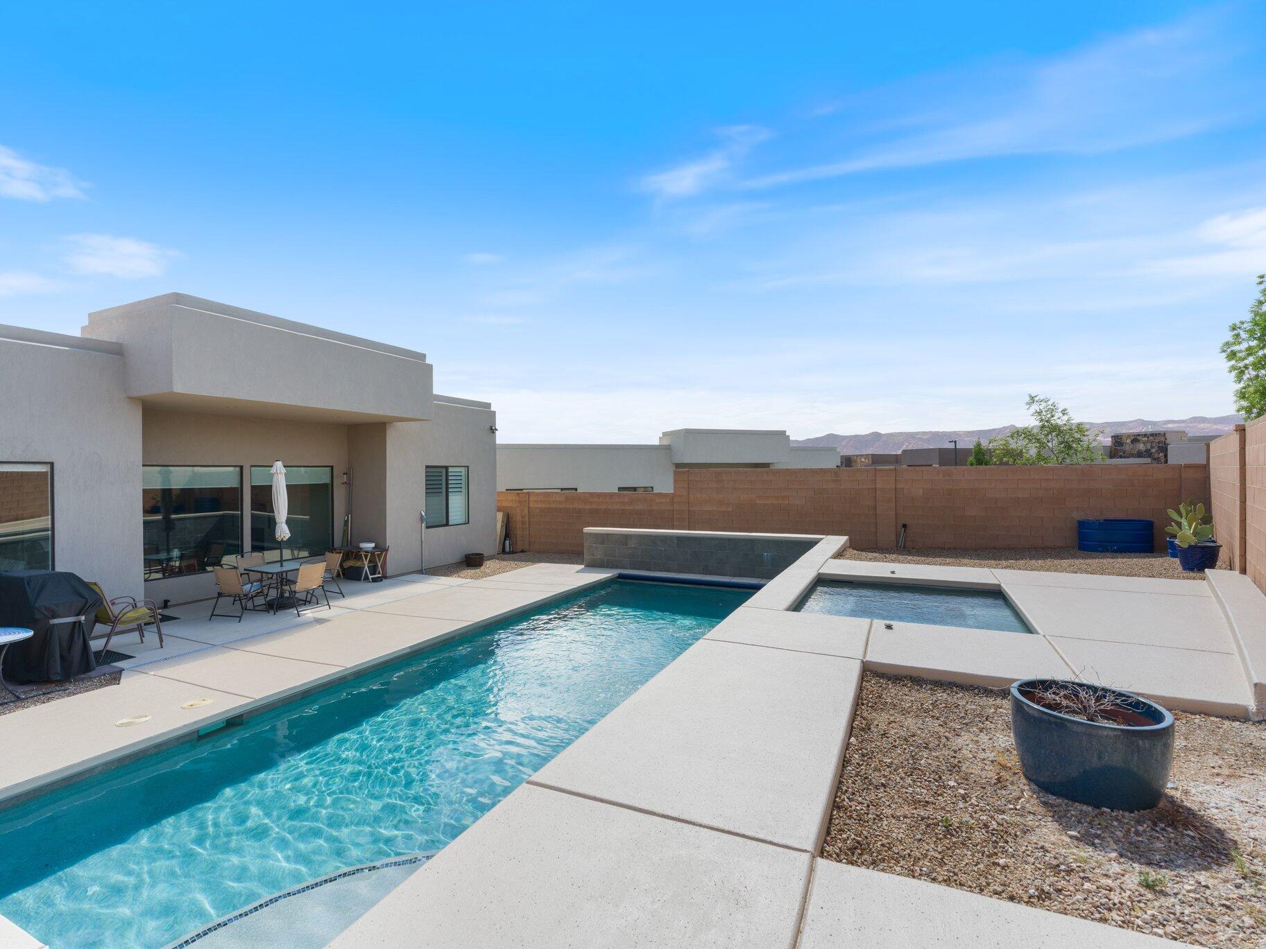 1544 W Firepit Knoll DR
