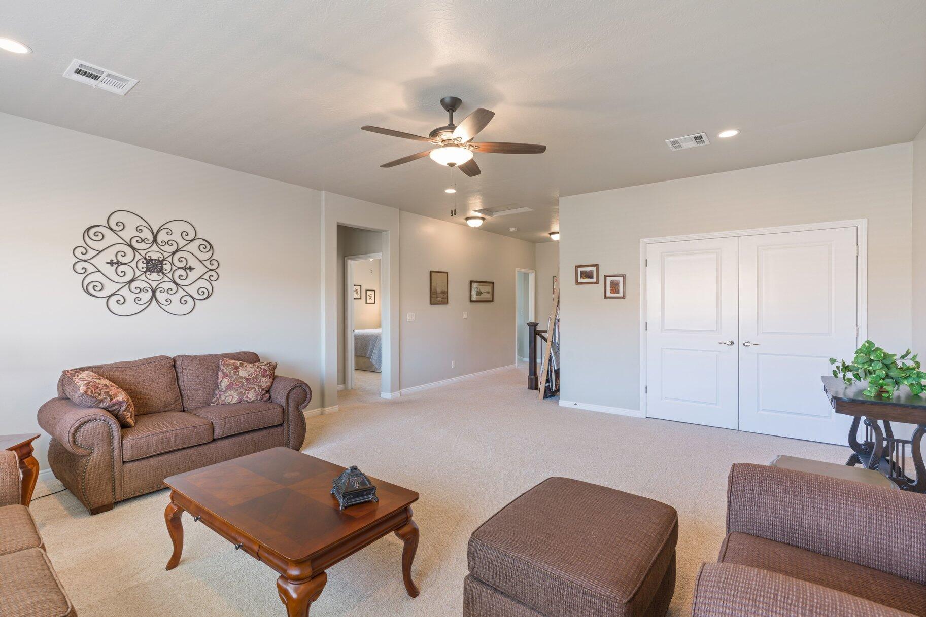 3270 S Lauralwood CIR