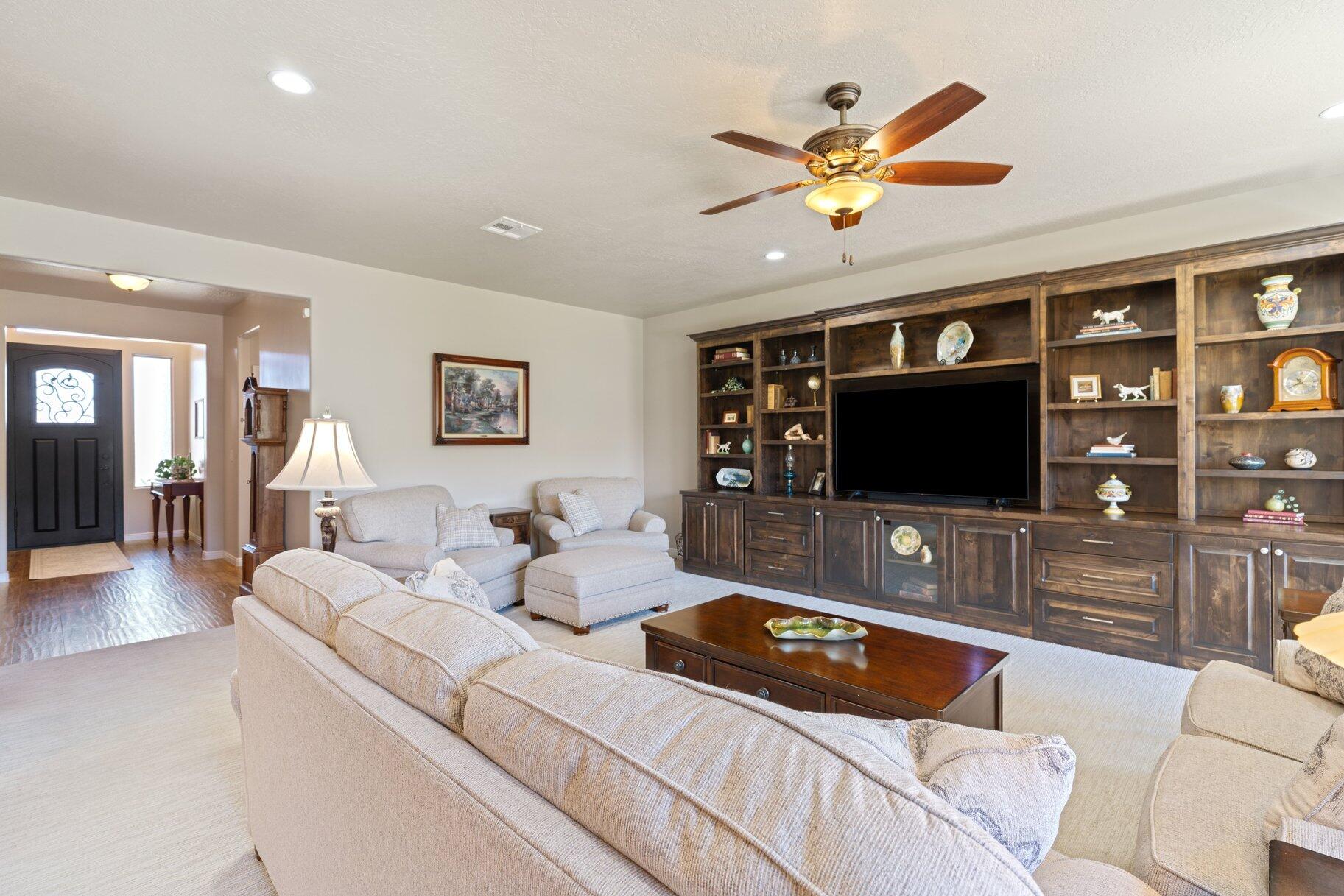 3270 S Lauralwood CIR