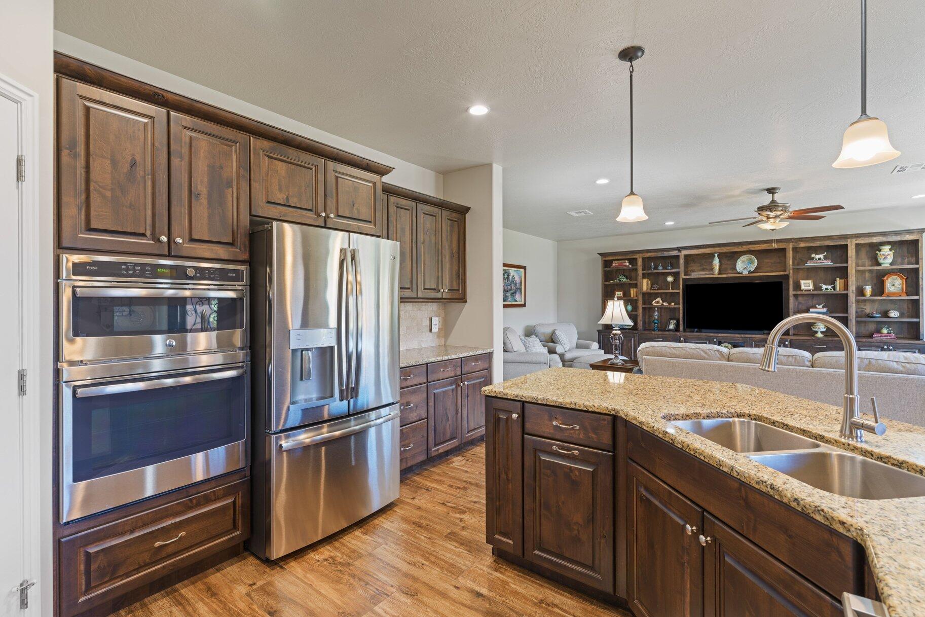 3270 S Lauralwood CIR