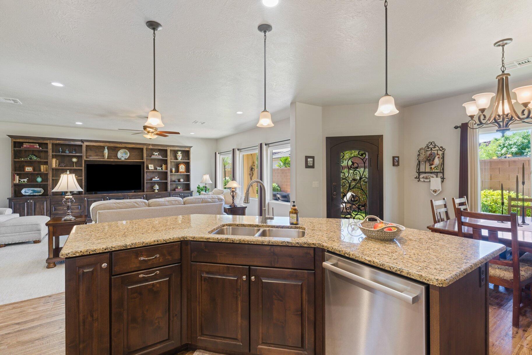 3270 S Lauralwood CIR