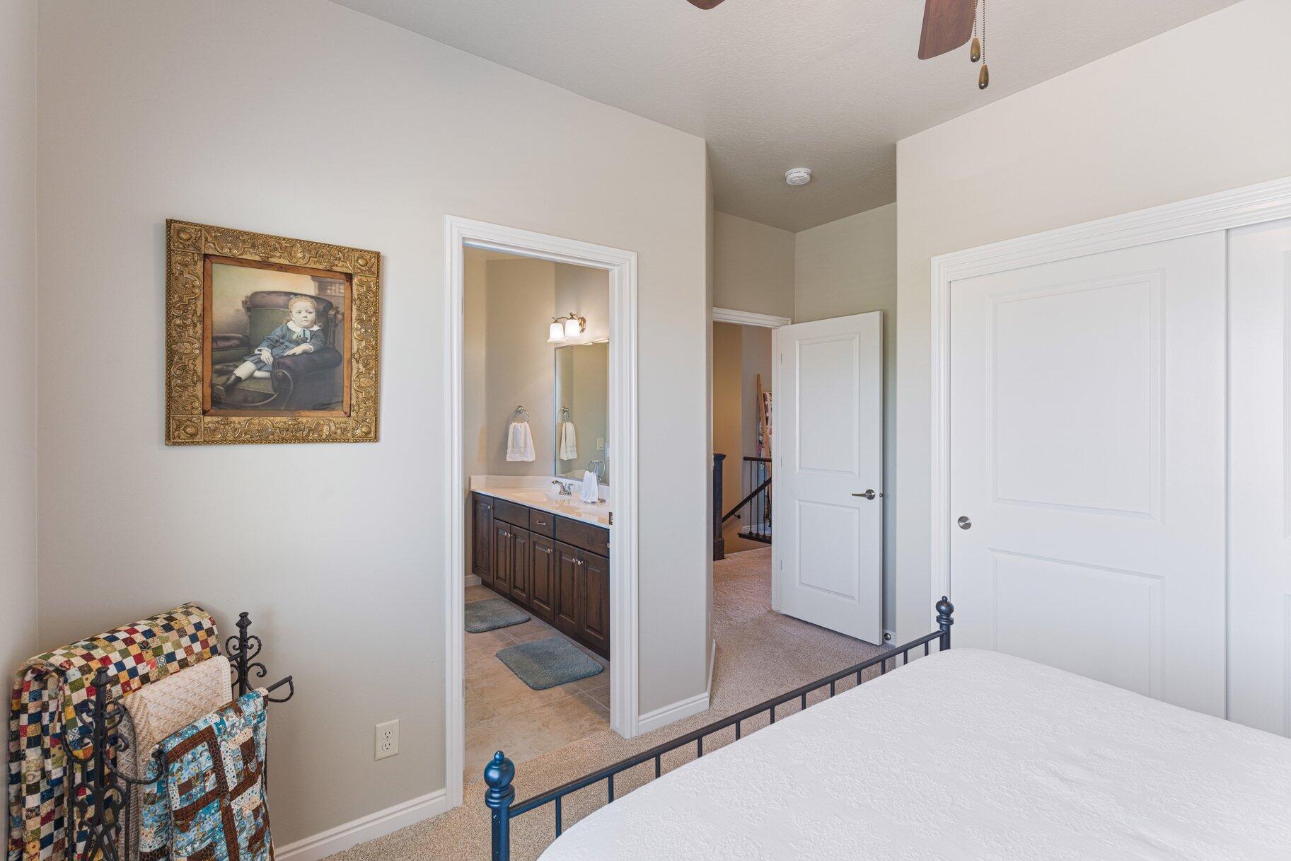 3270 S Lauralwood CIR