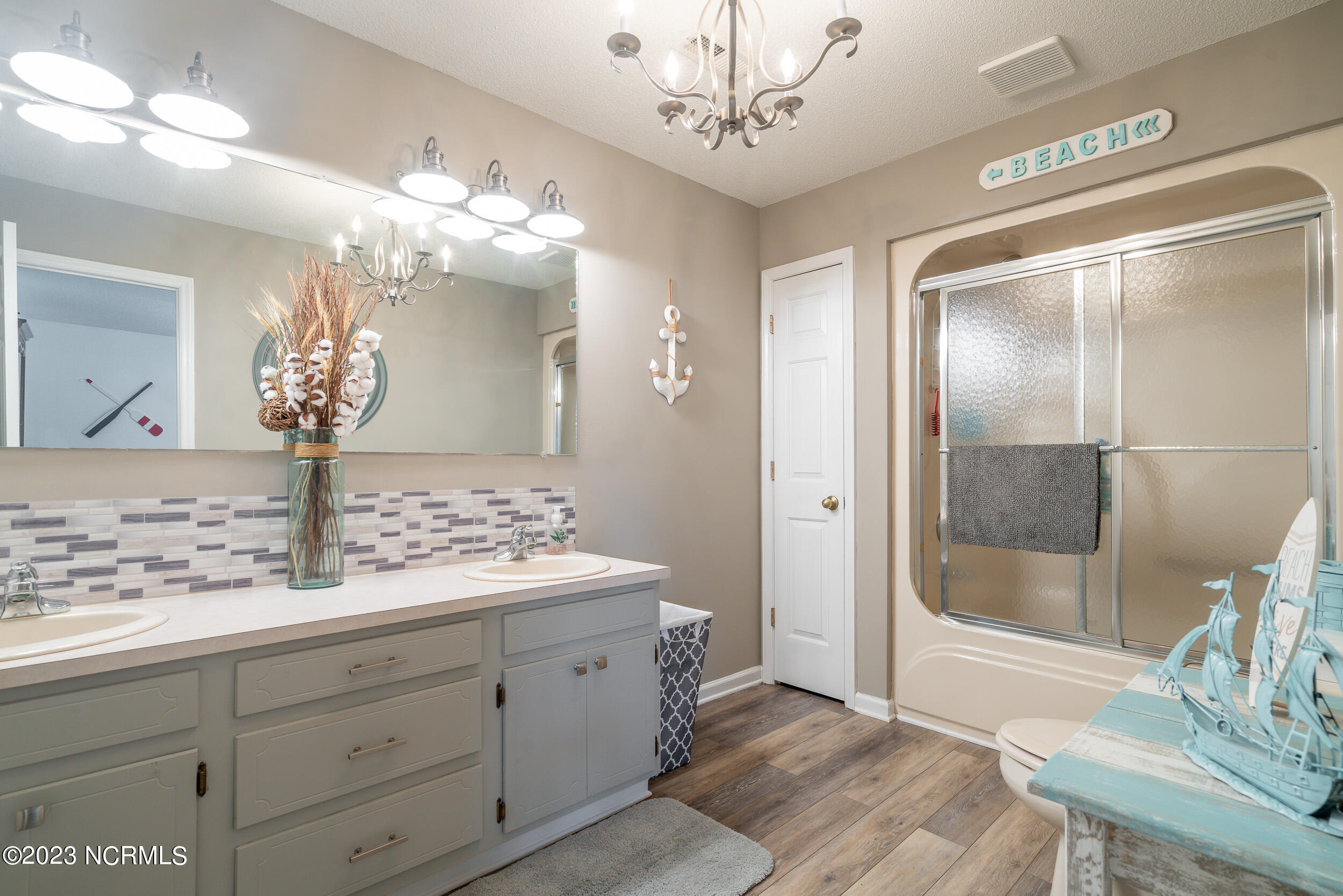 6905 E Oak Island Drive