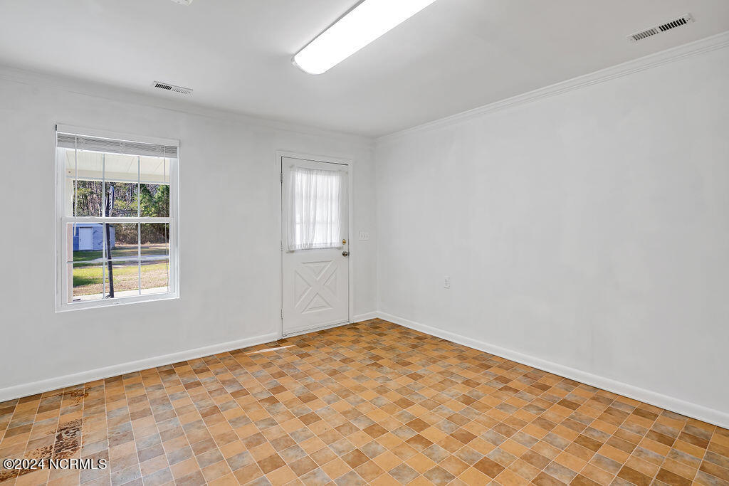 605 & 601 George Ii Hwy Highway