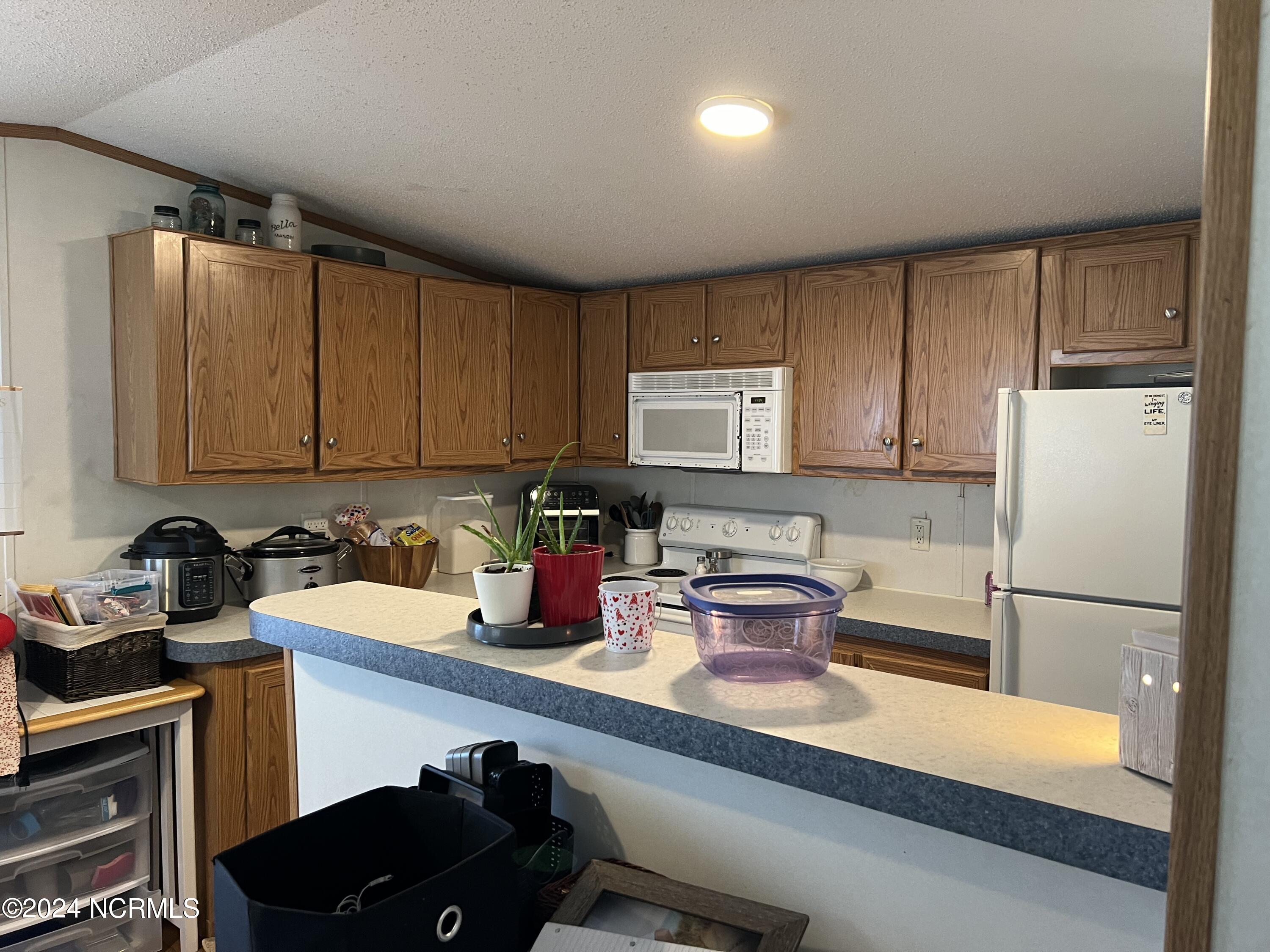 605 & 601 George Ii Hwy Highway