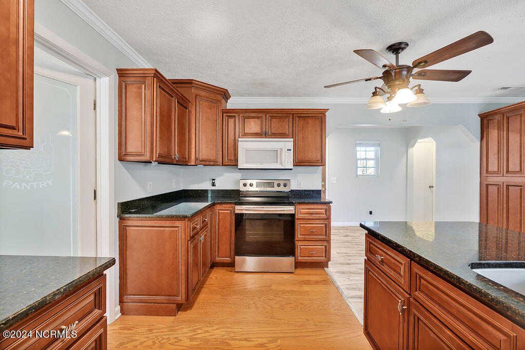 605 & 601 George Ii Hwy Highway