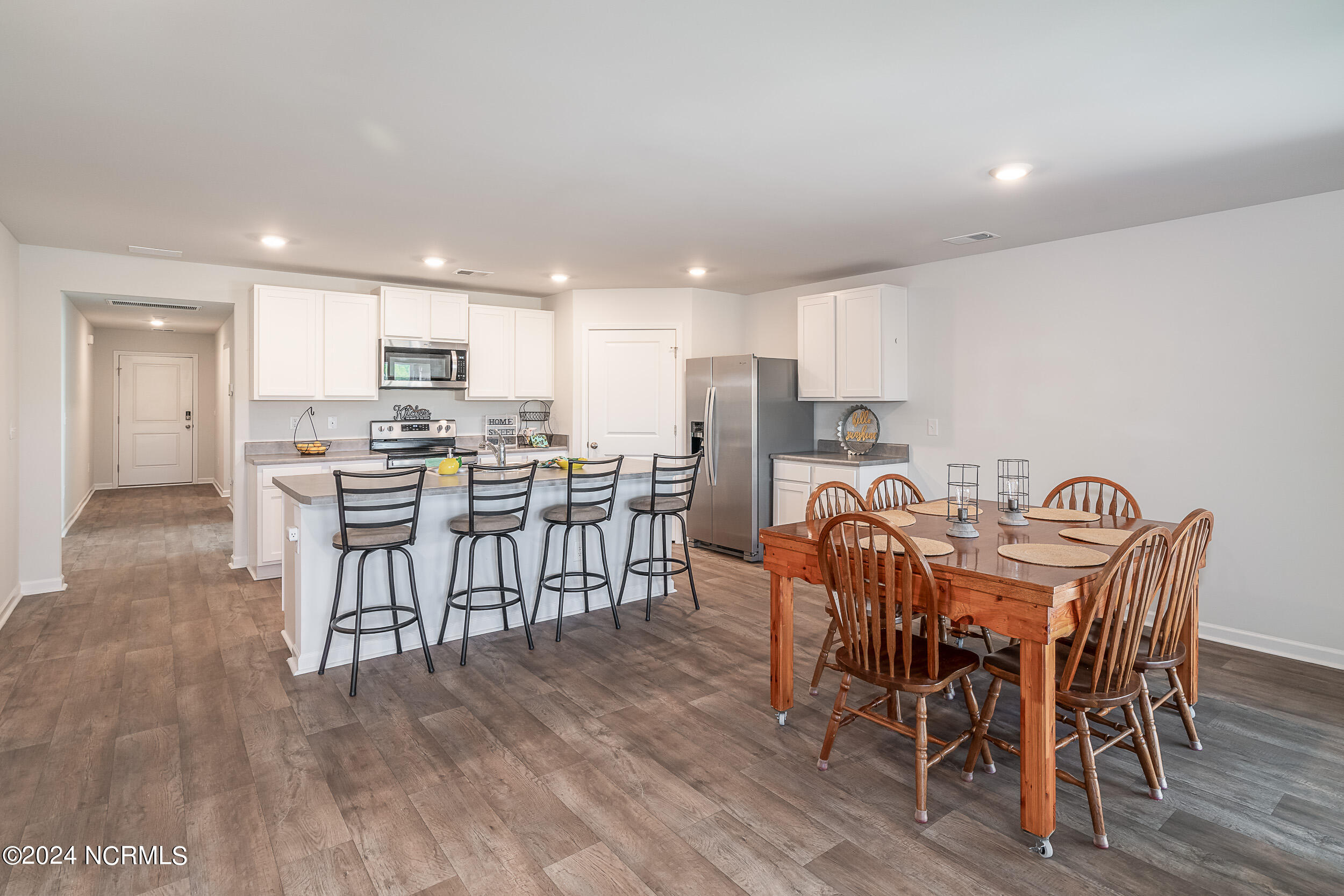 326 Kite Circle NE
