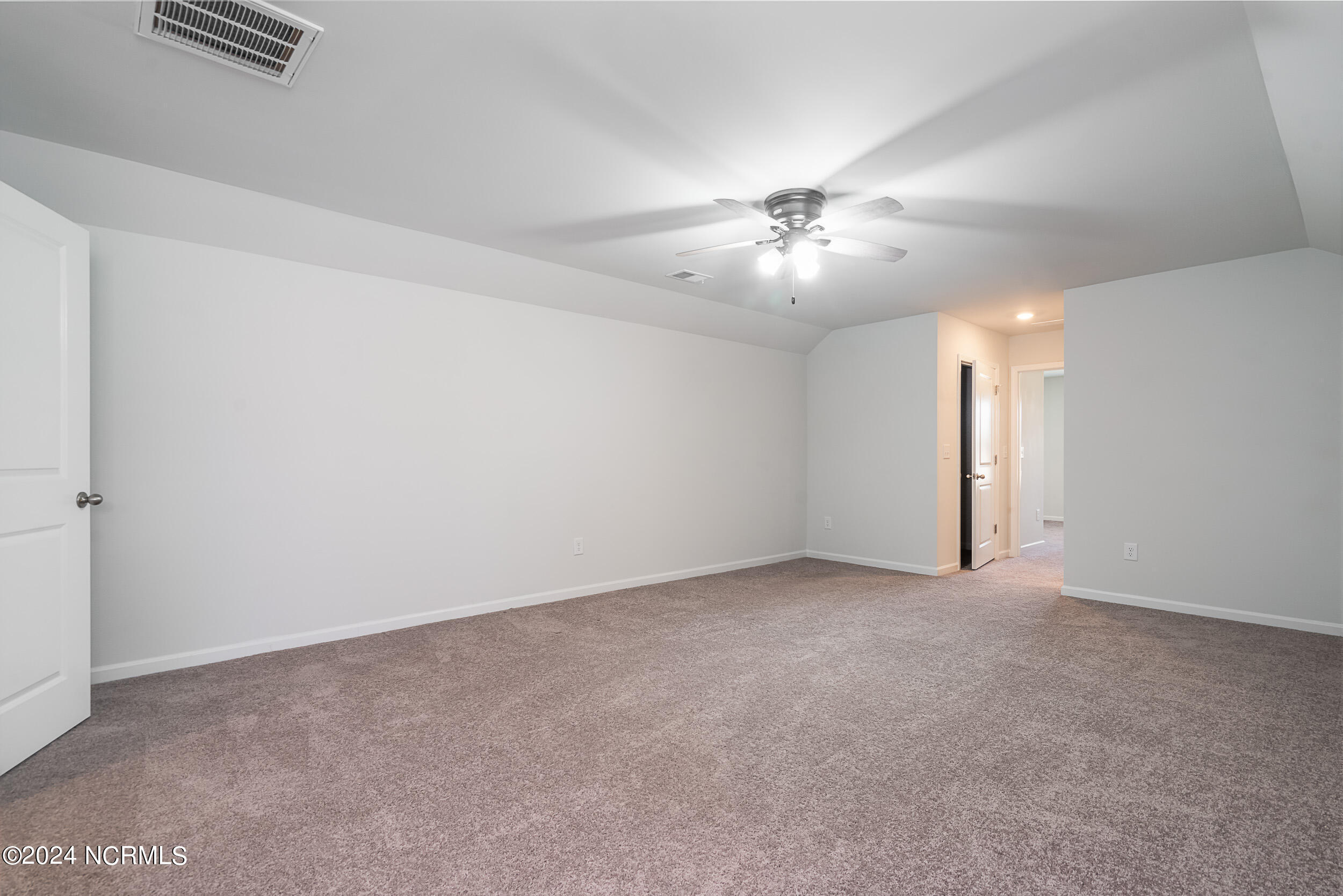 326 Kite Circle NE