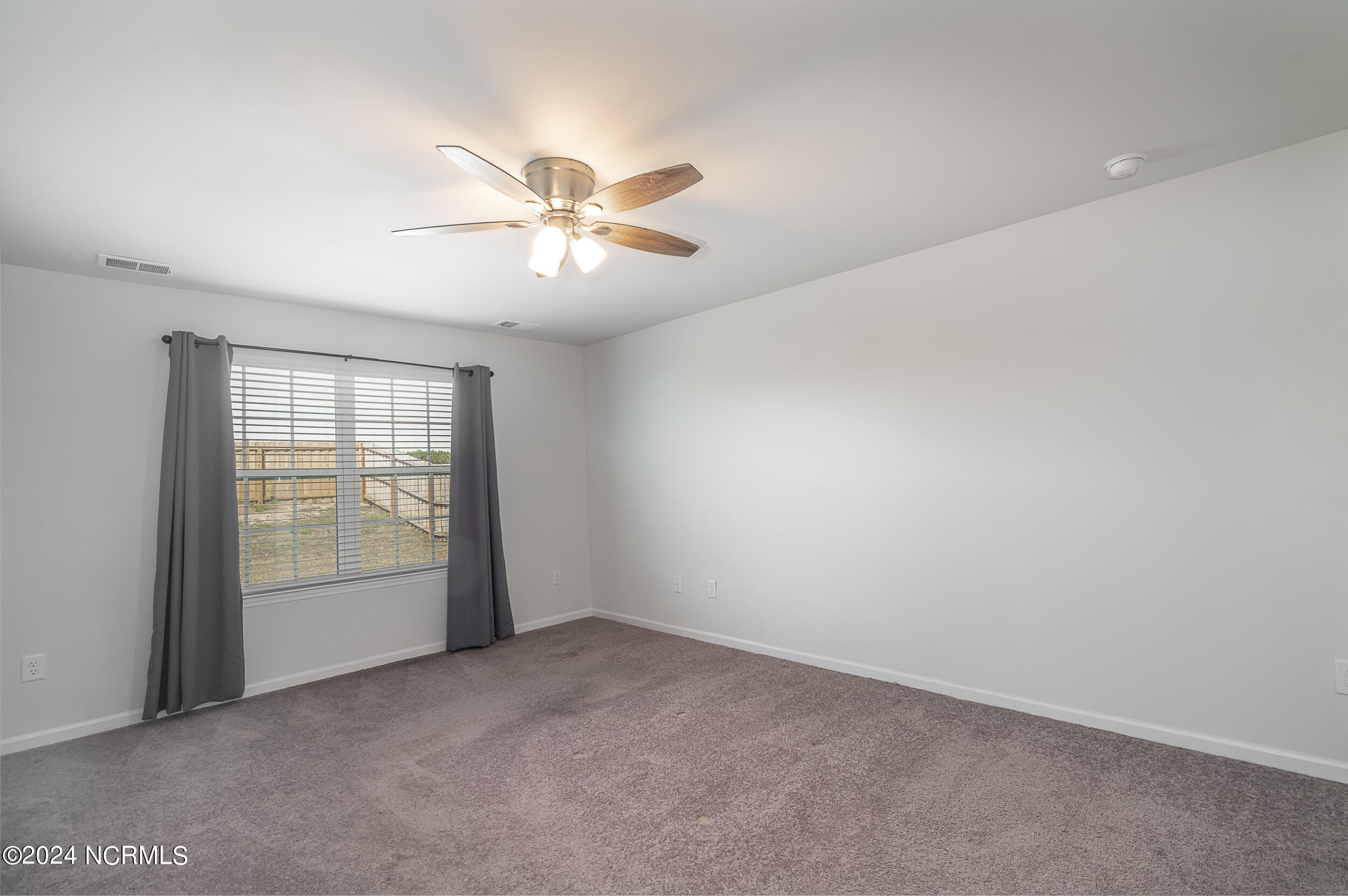 326 Kite Circle NE