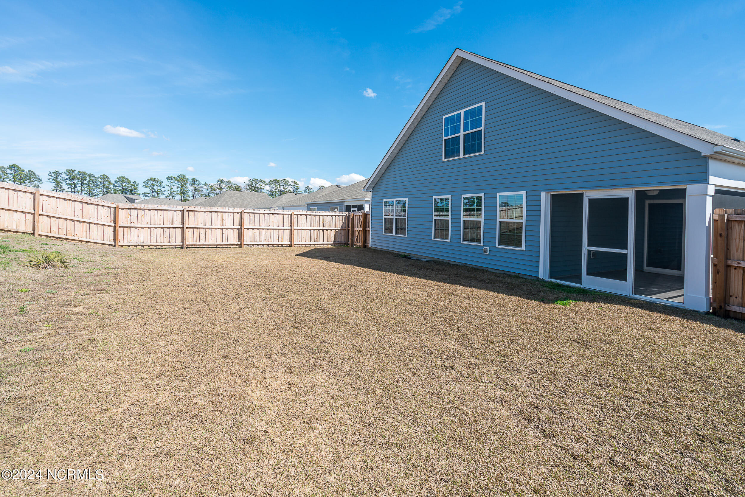 326 Kite Circle NE