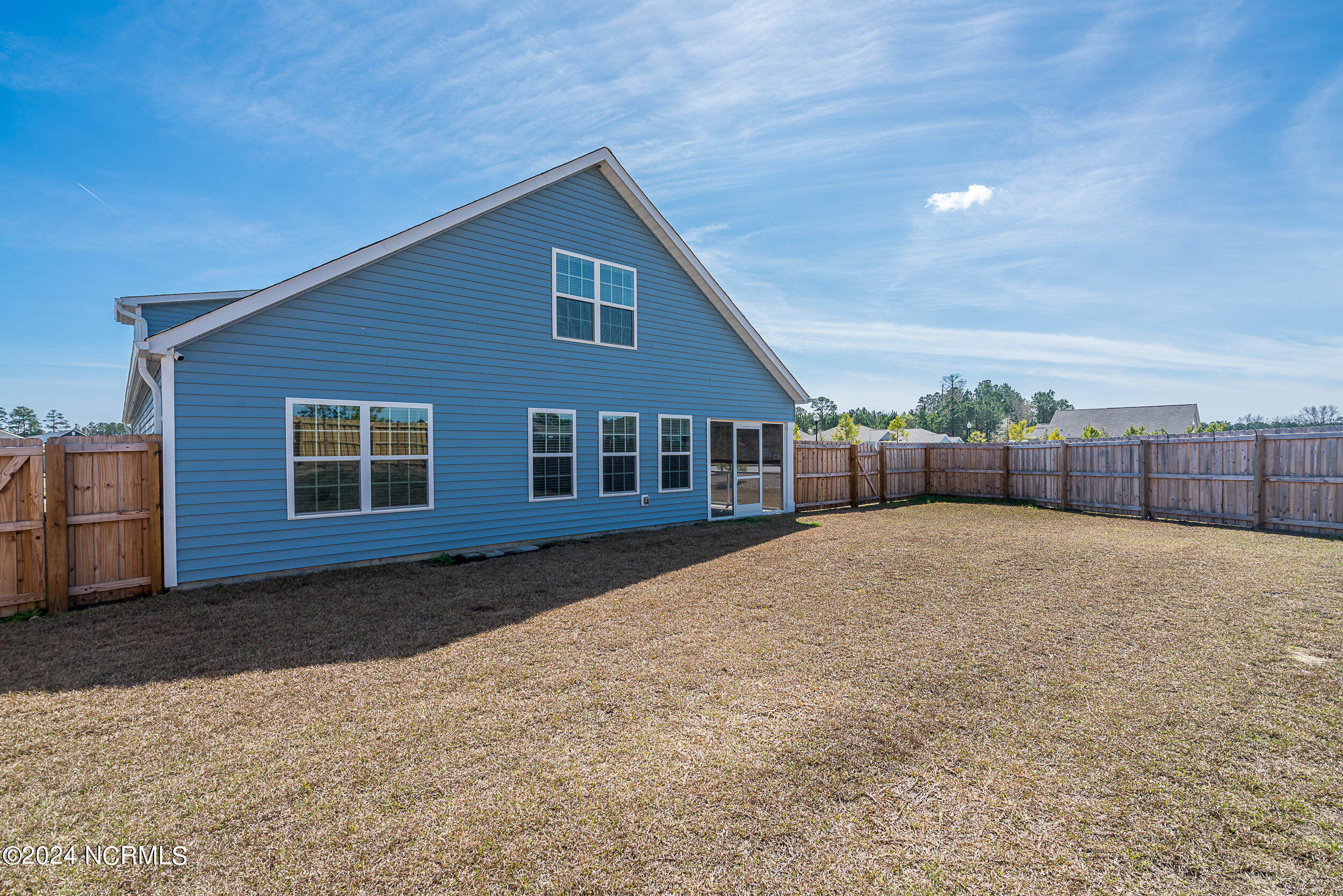 326 Kite Circle NE