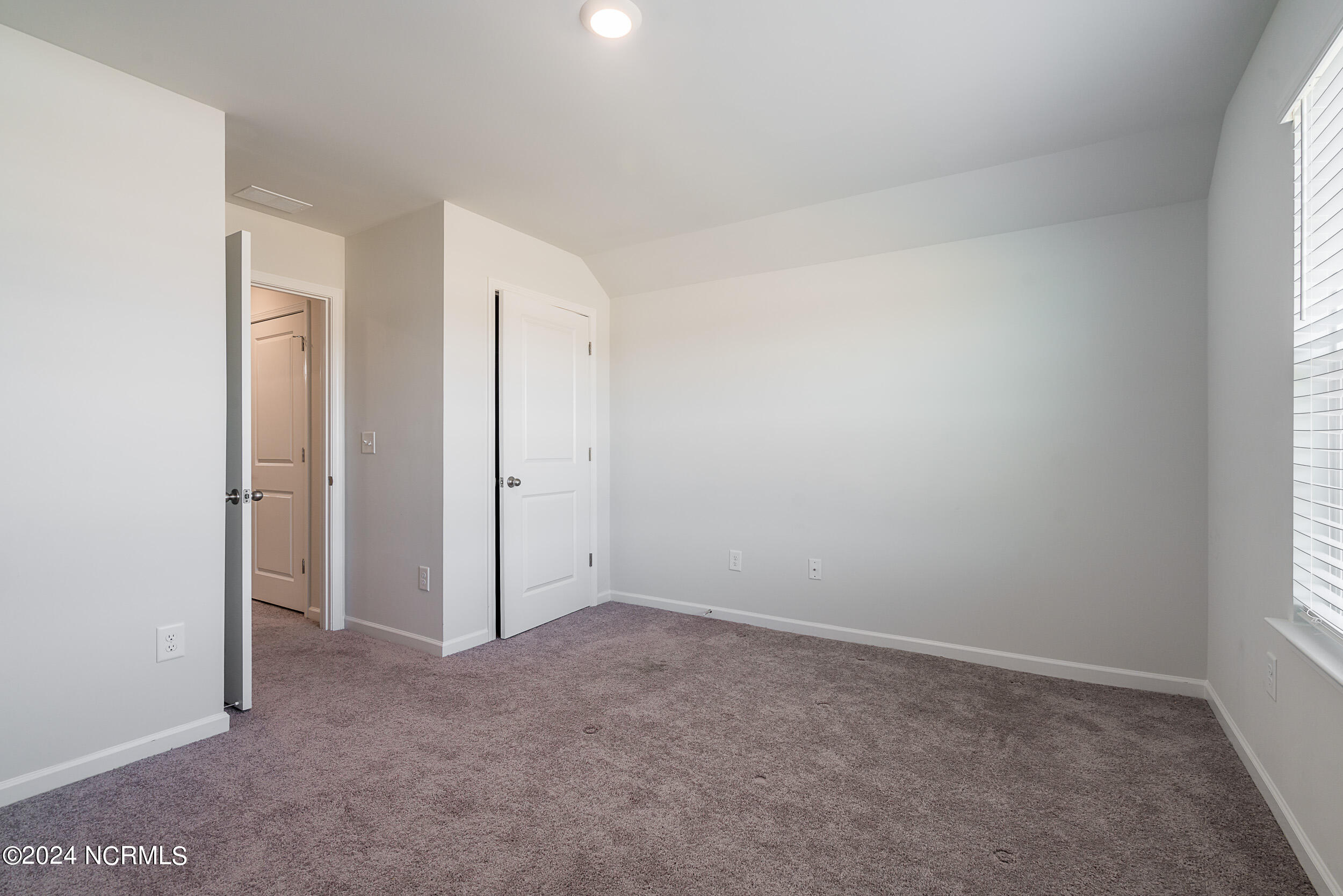 326 Kite Circle NE