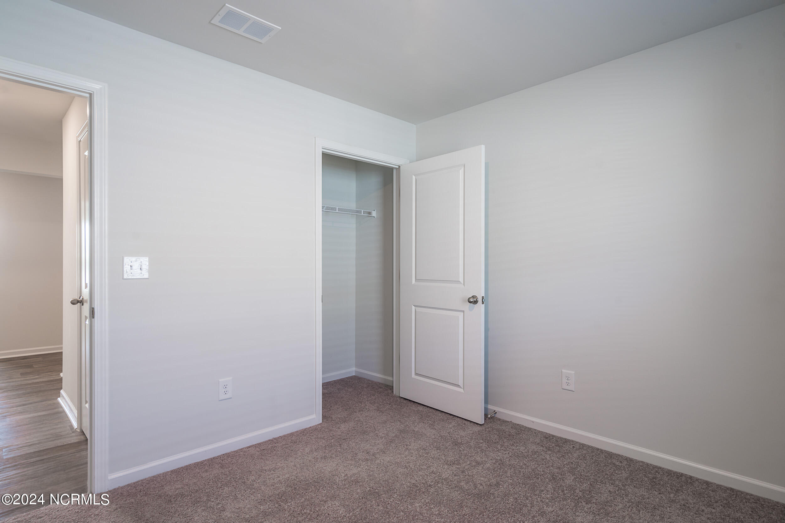 326 Kite Circle NE