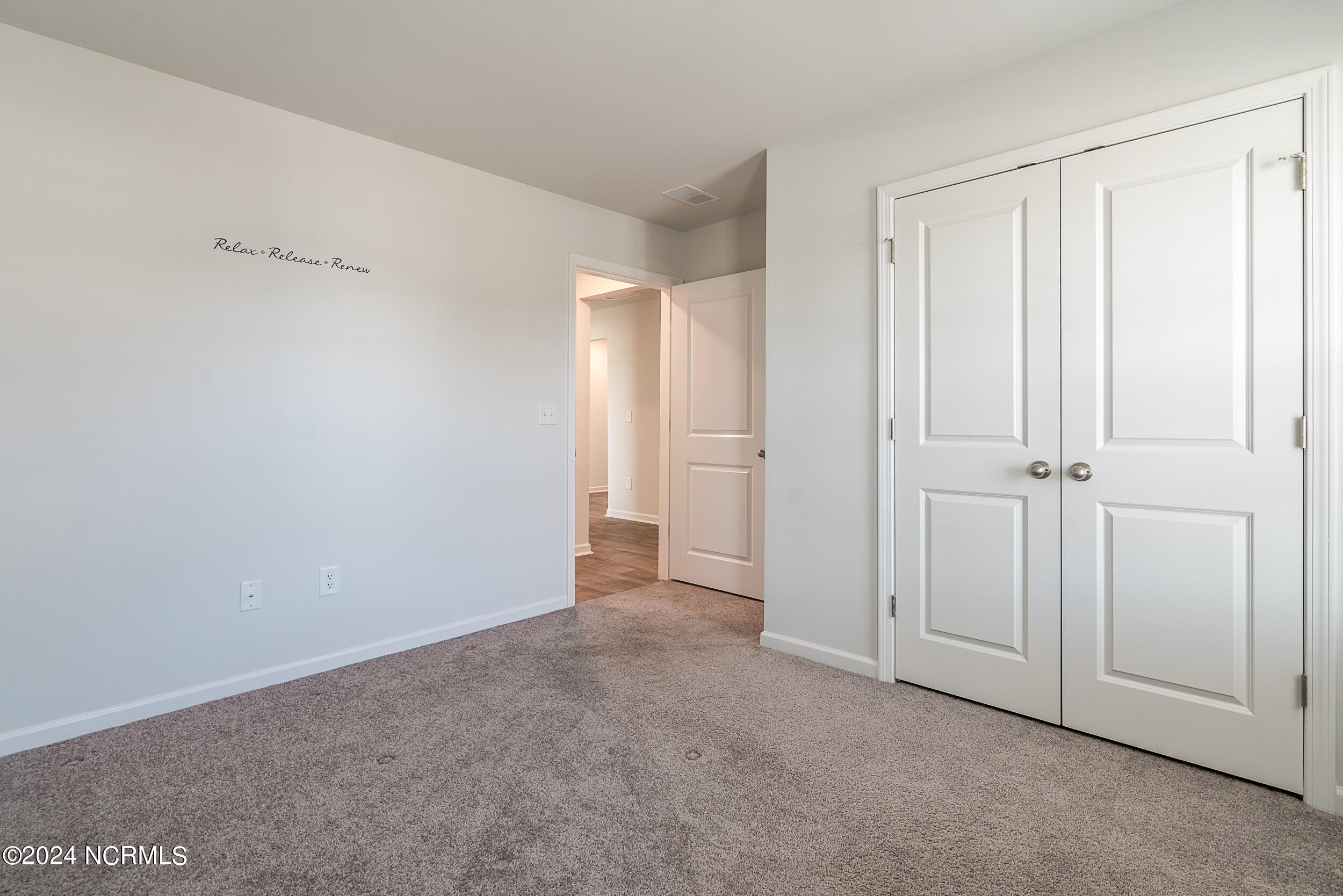 326 Kite Circle NE