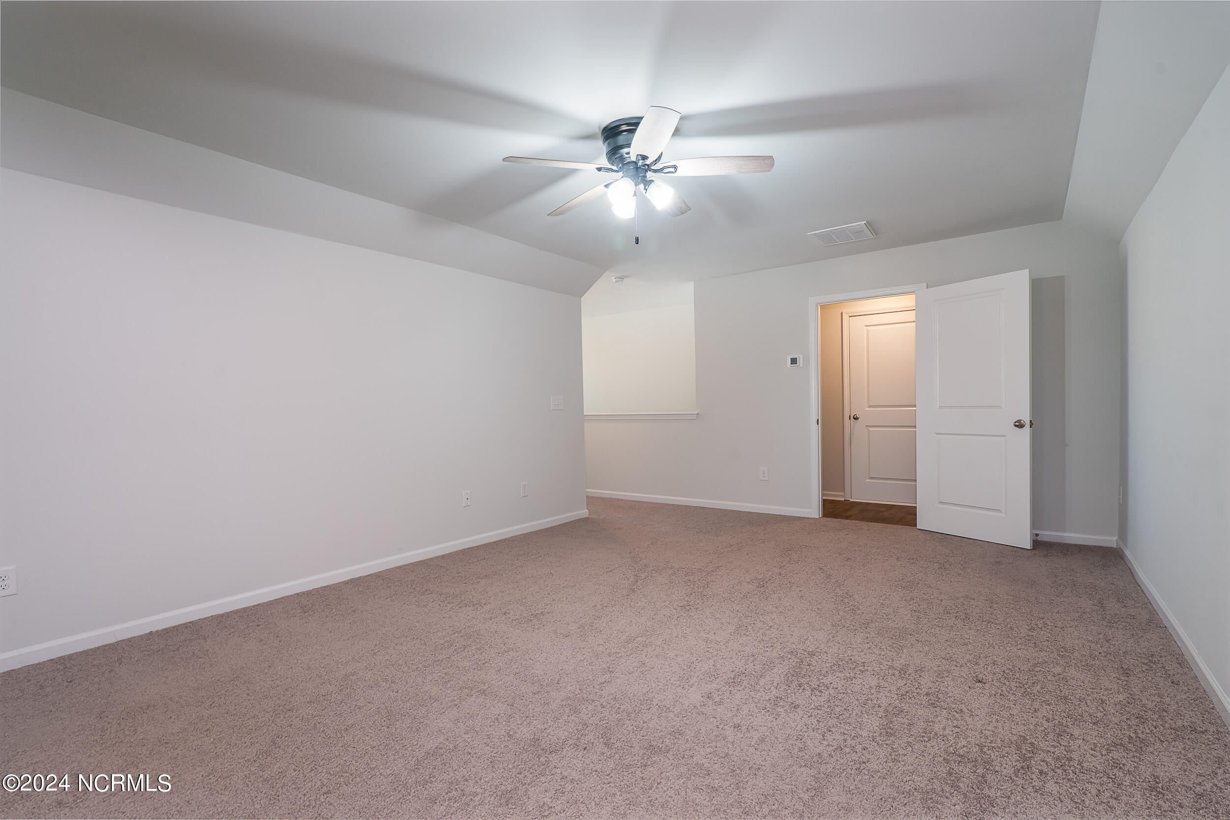 326 Kite Circle NE