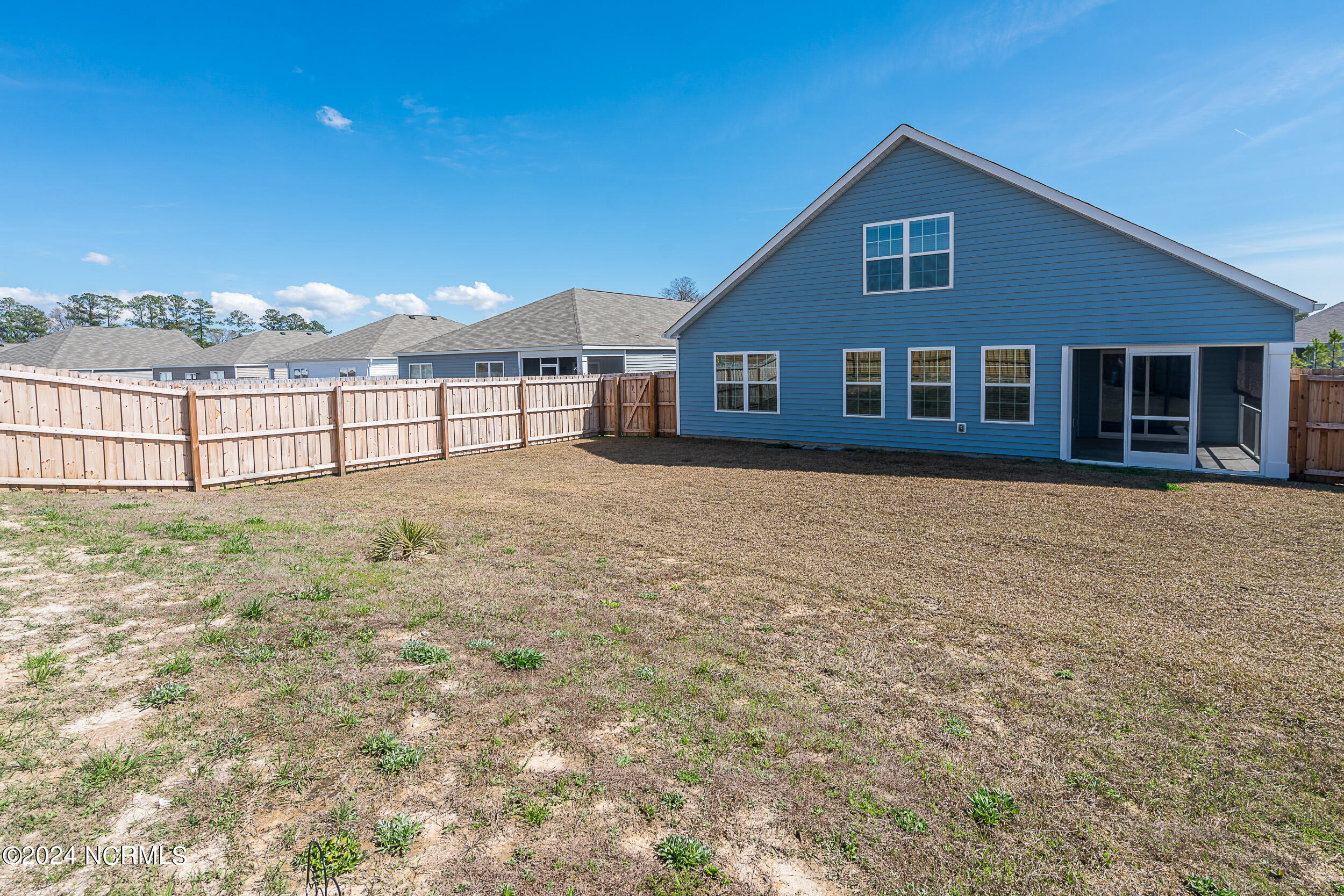 326 Kite Circle NE