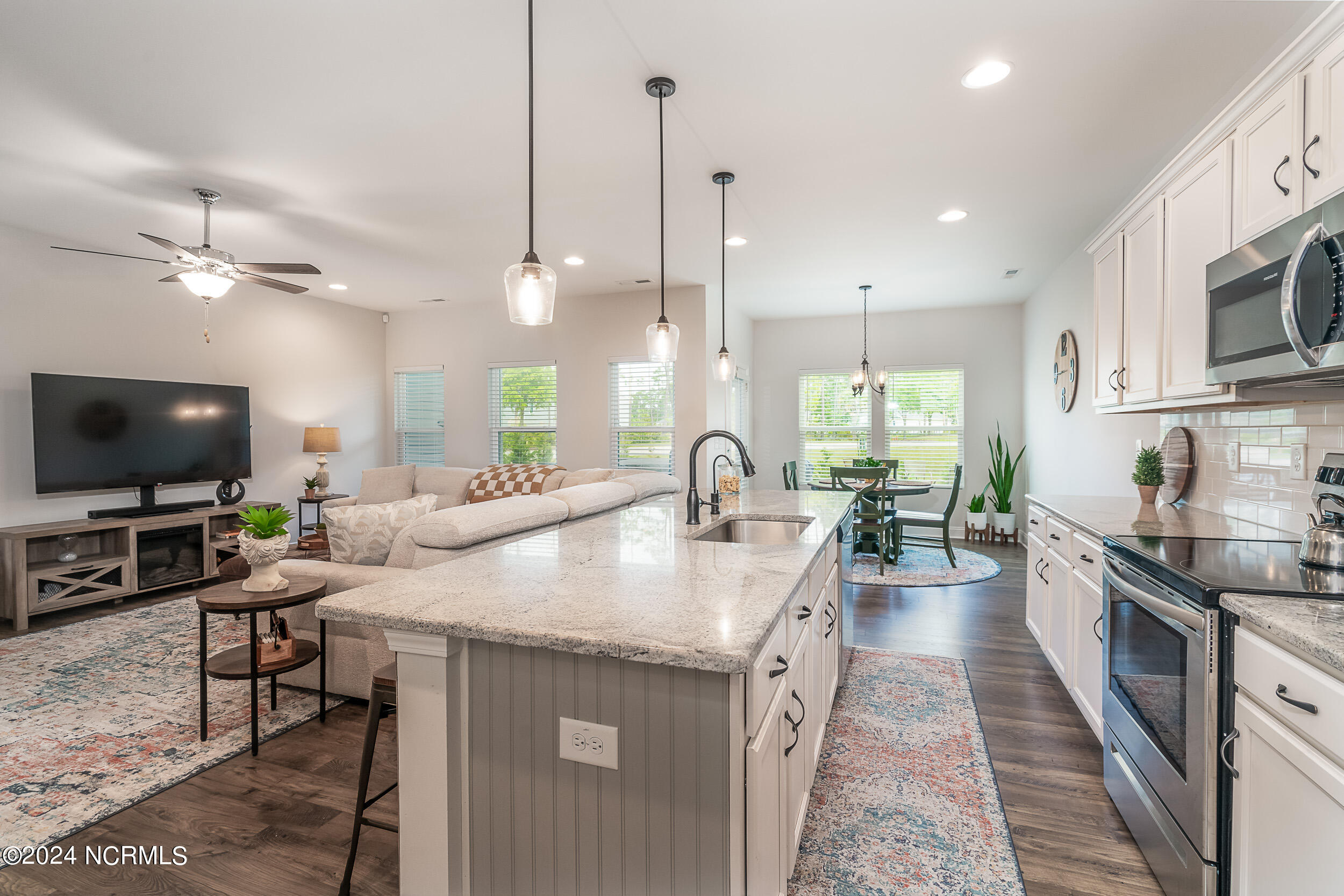 1588 Carmelina Drive SE