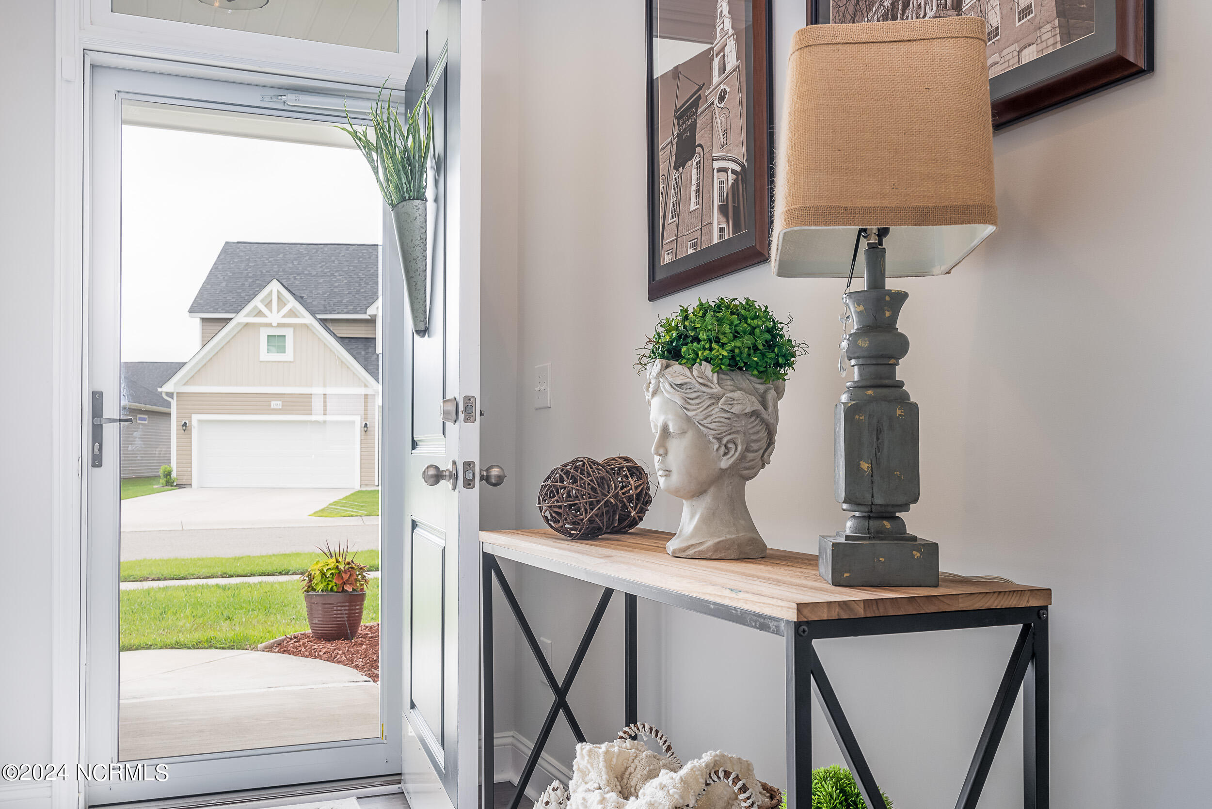 1588 Carmelina Drive SE