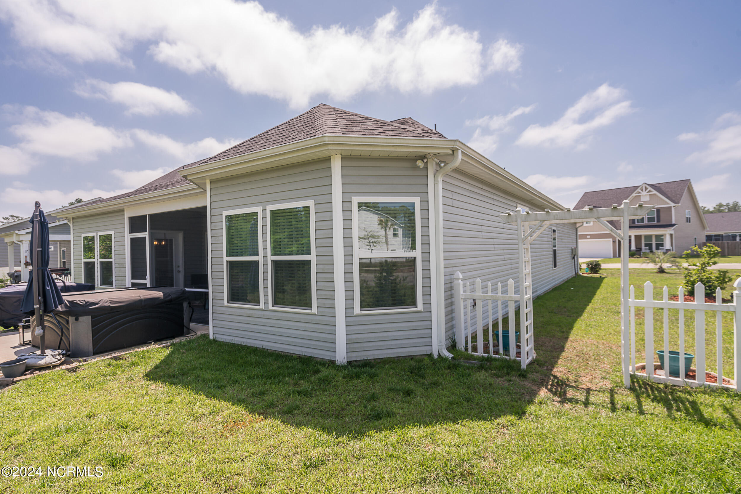 1588 Carmelina Drive SE