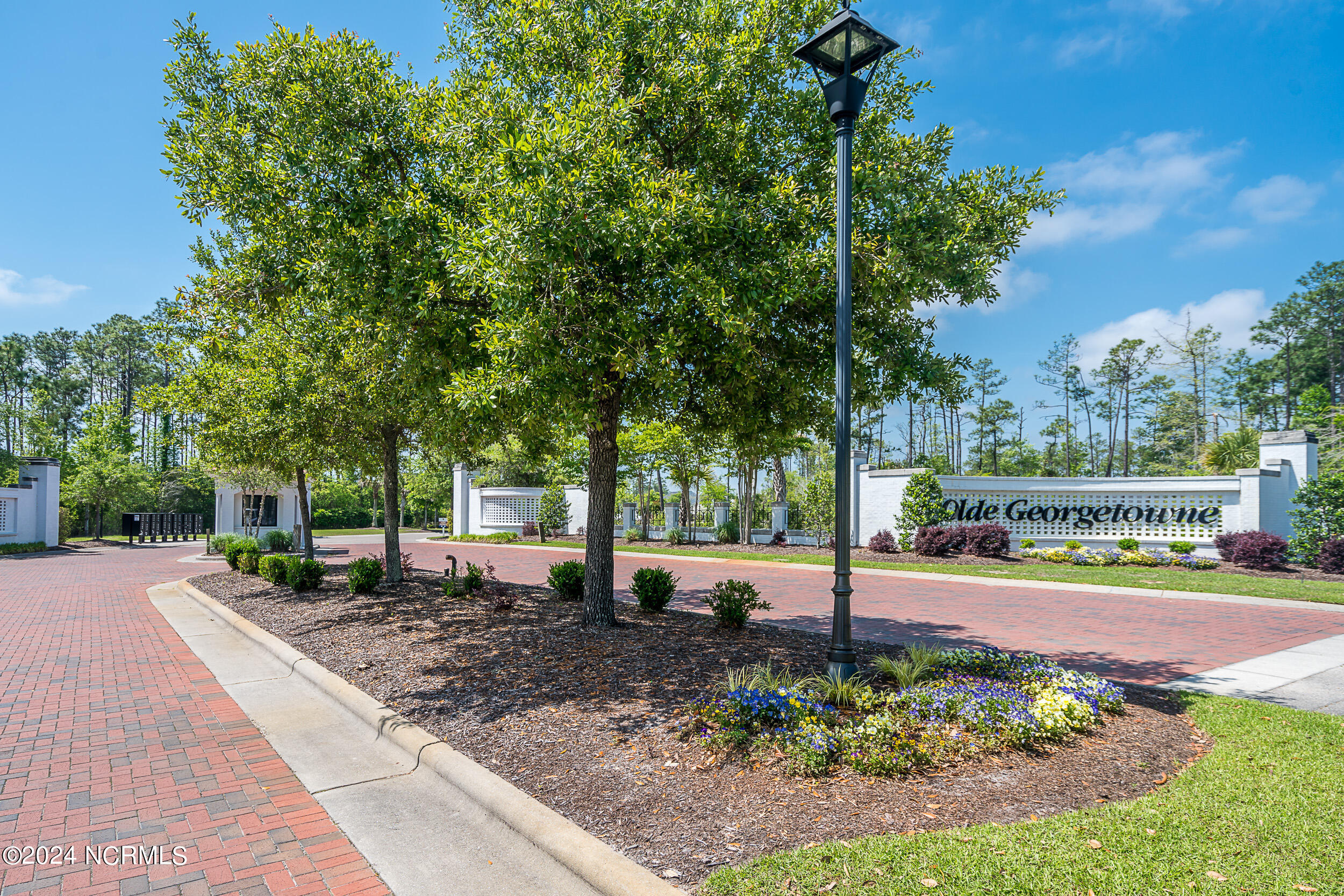 1588 Carmelina Drive SE