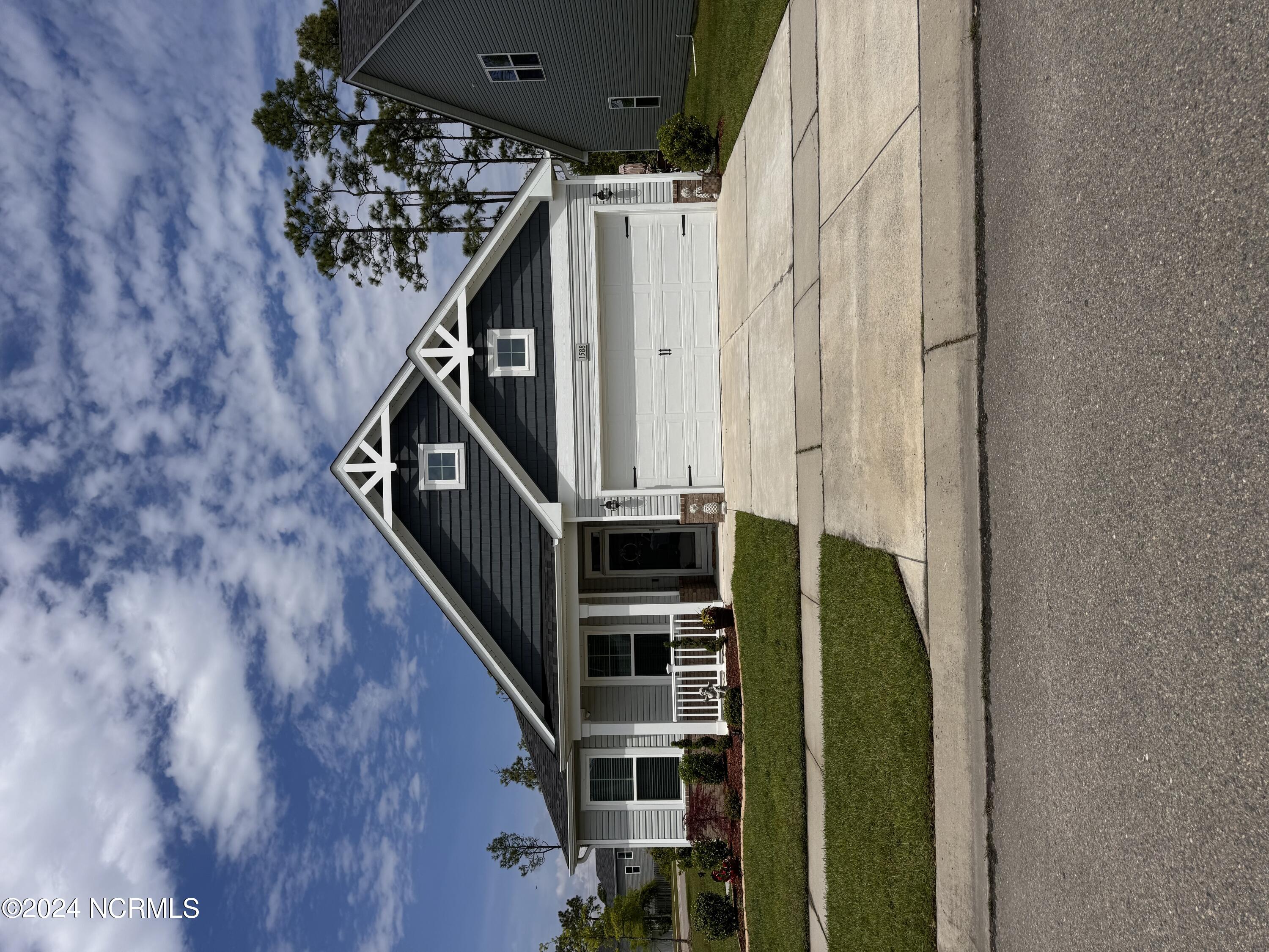 1588 Carmelina Drive SE