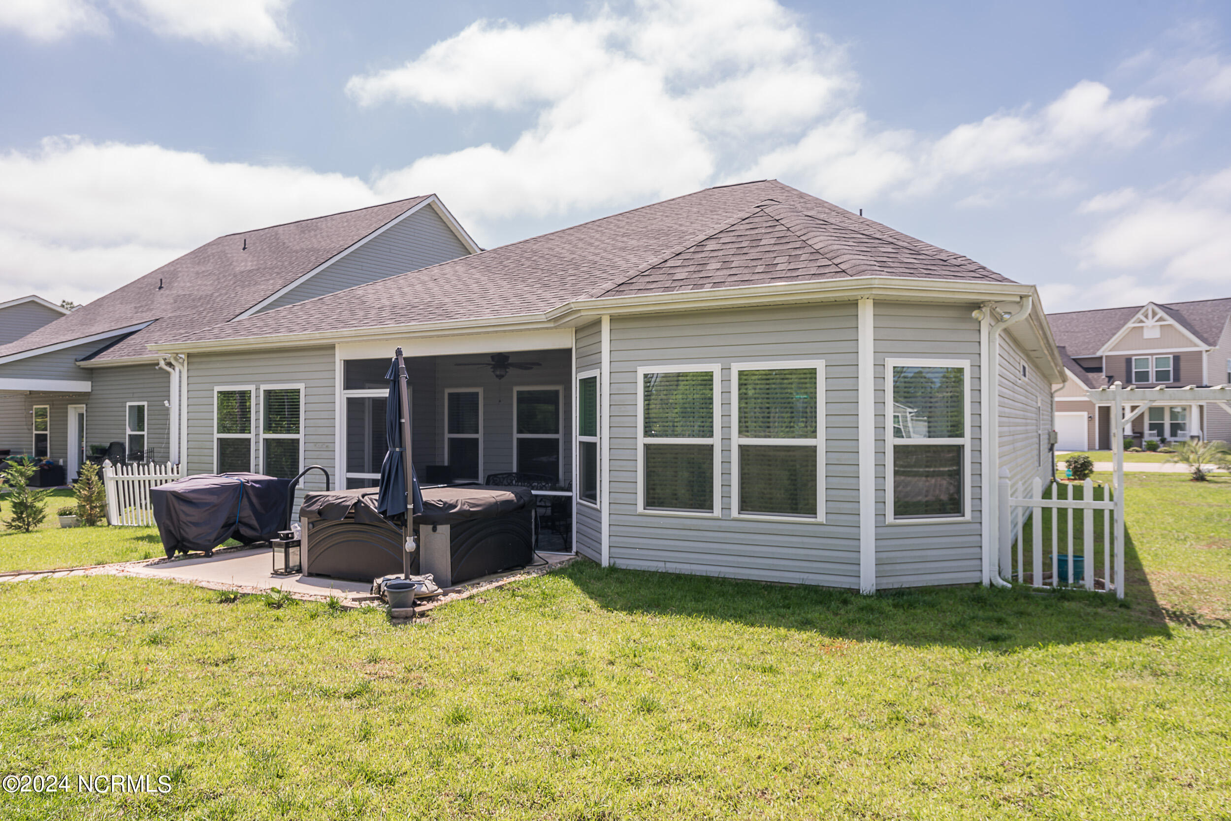 1588 Carmelina Drive SE