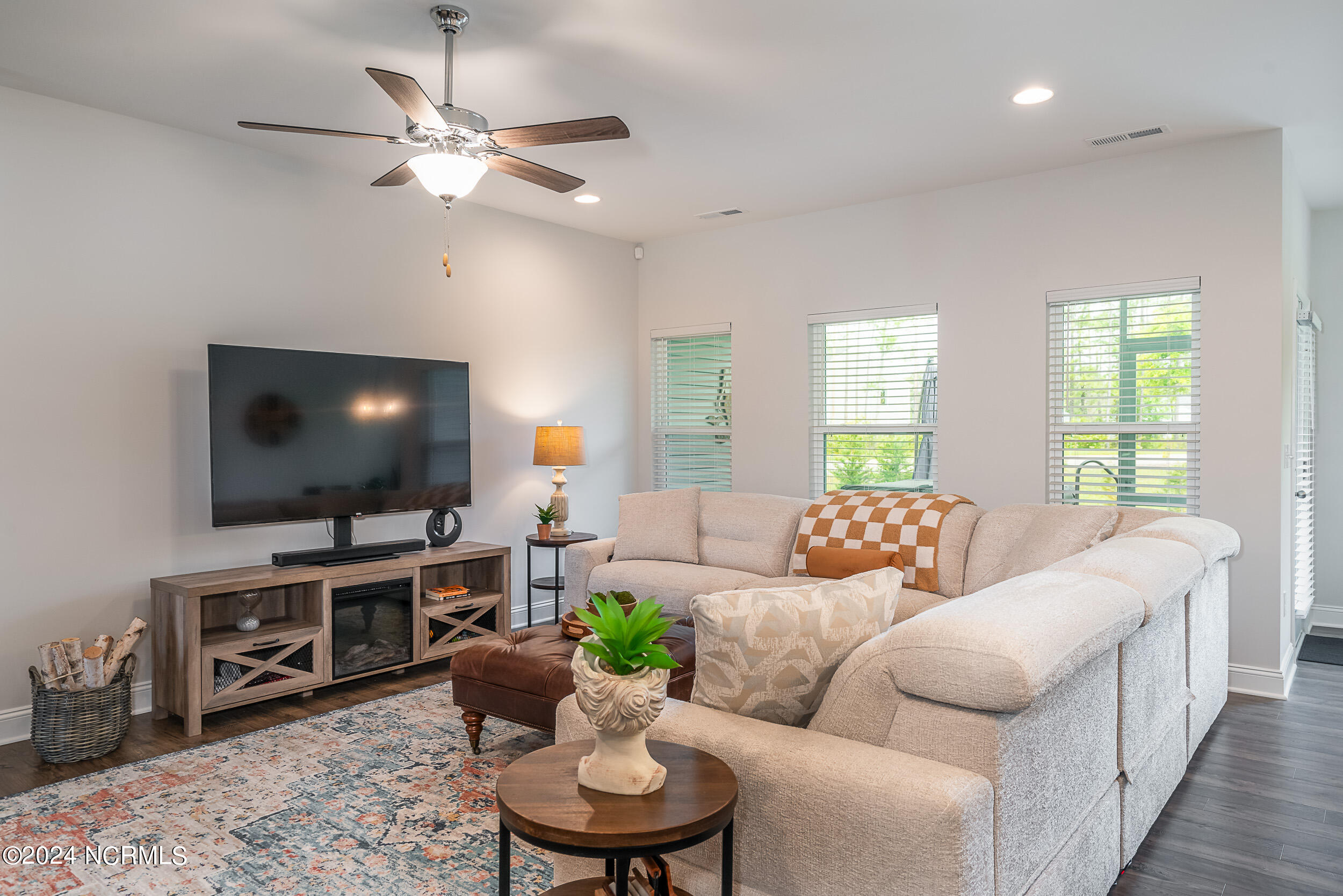 1588 Carmelina Drive SE