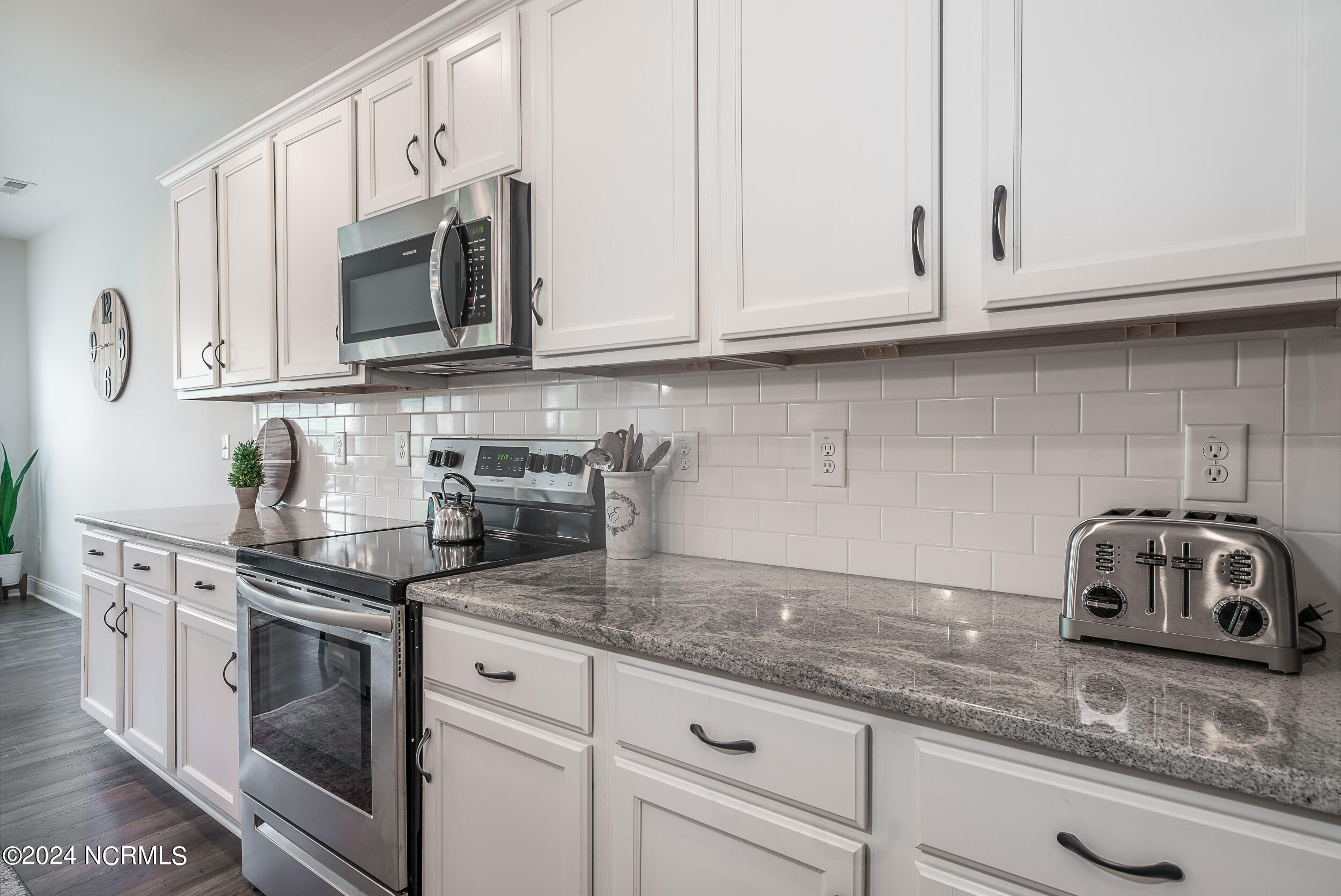 1588 Carmelina Drive SE