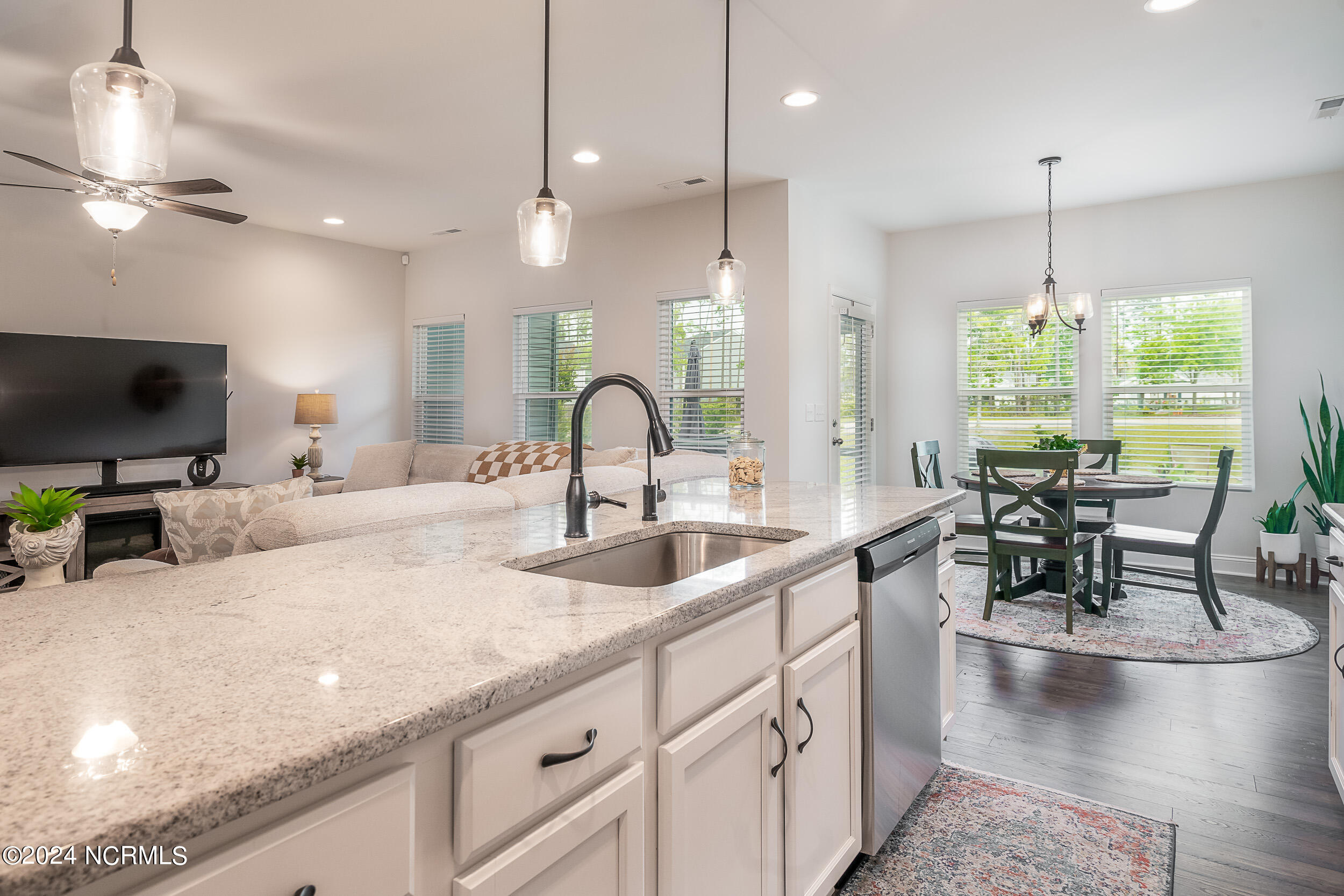 1588 Carmelina Drive SE