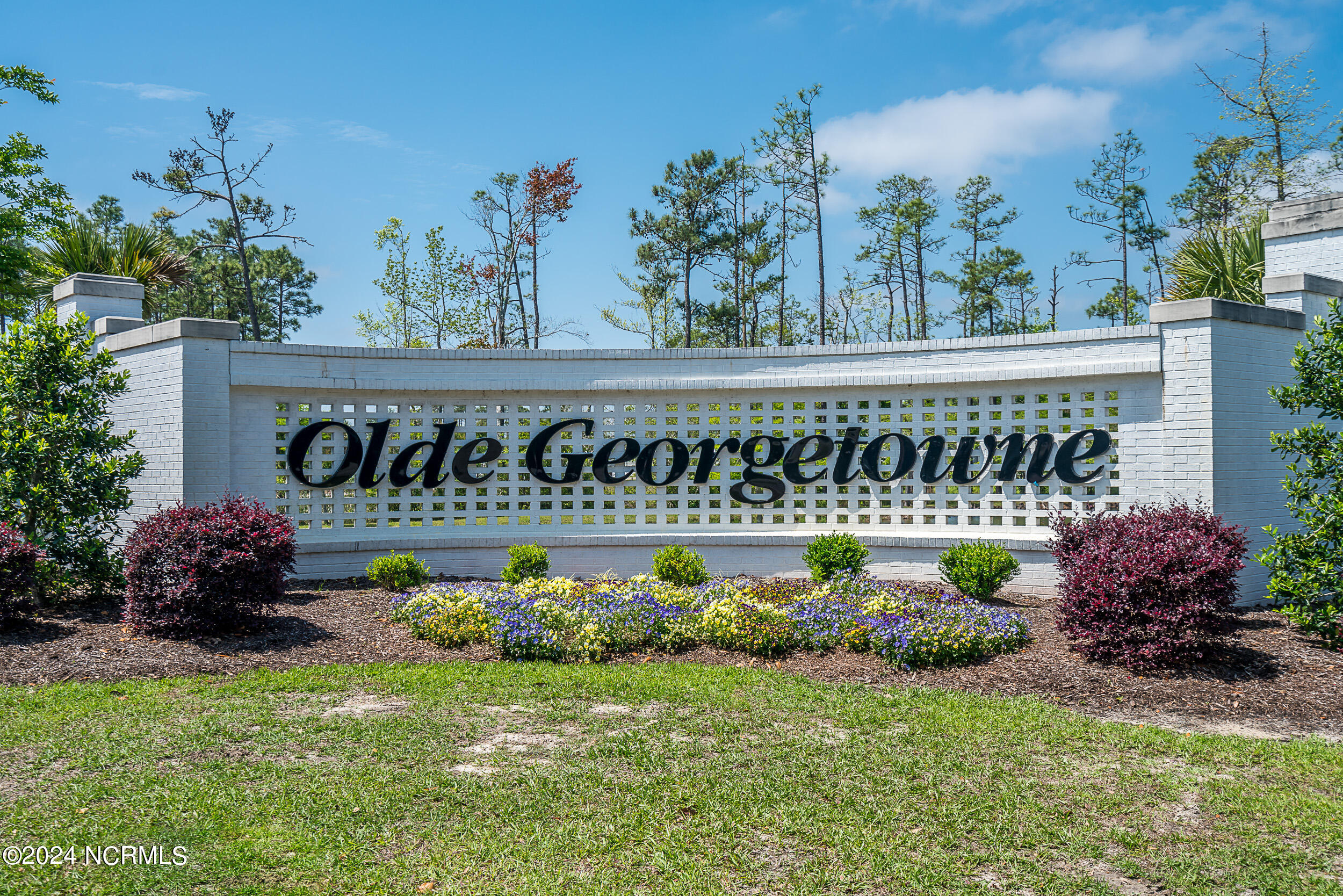 1588 Carmelina Drive SE