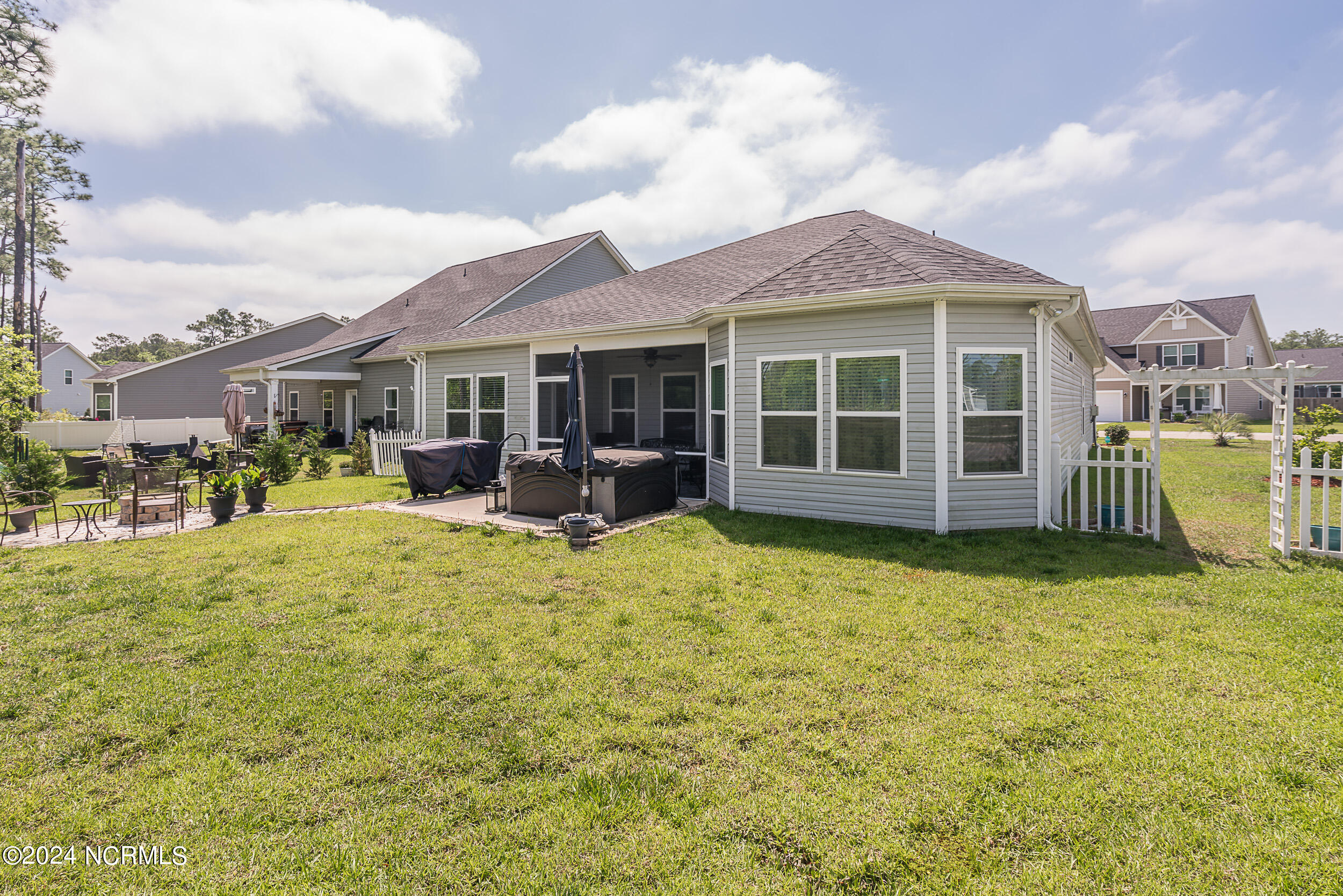 1588 Carmelina Drive SE