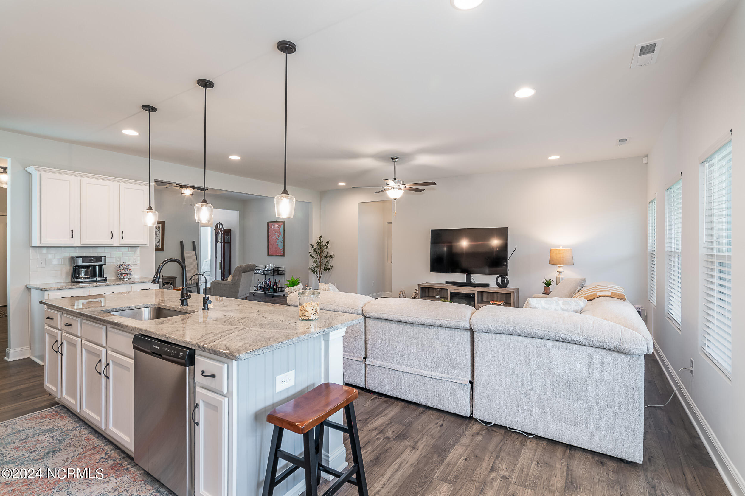 1588 Carmelina Drive SE