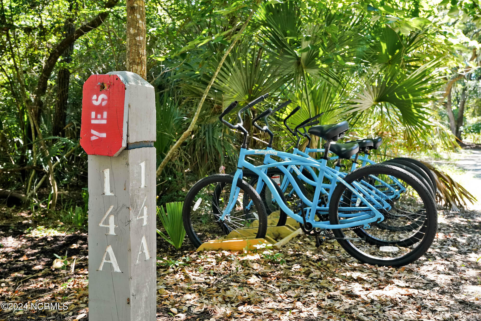 14-A Fort Holmes Trail