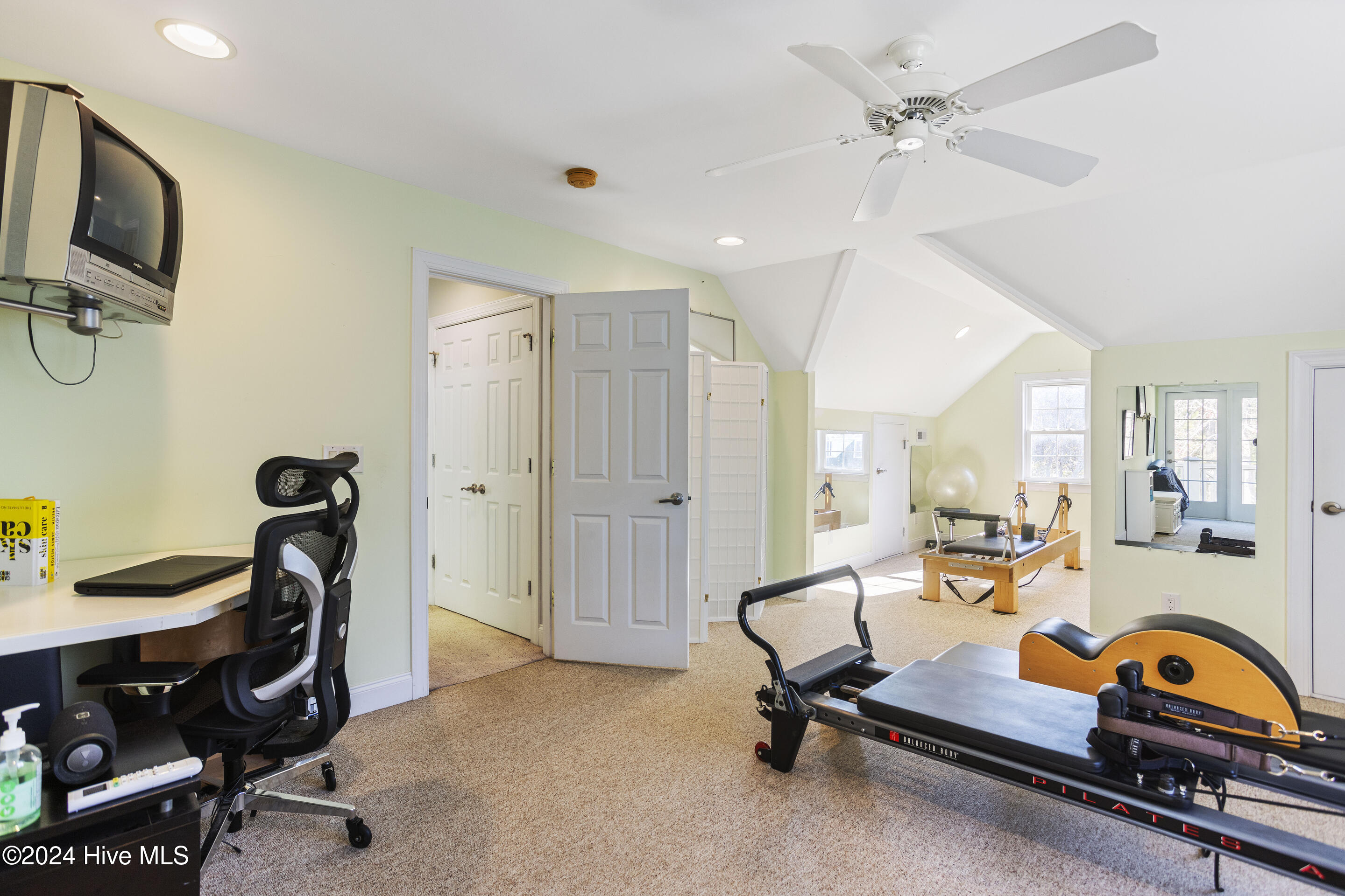 577 Riverwood Drive SE