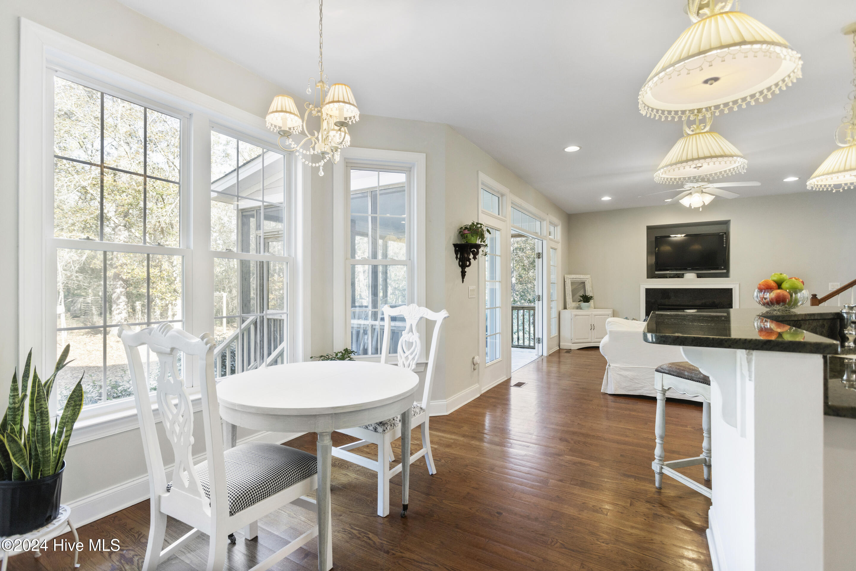 577 Riverwood Drive SE