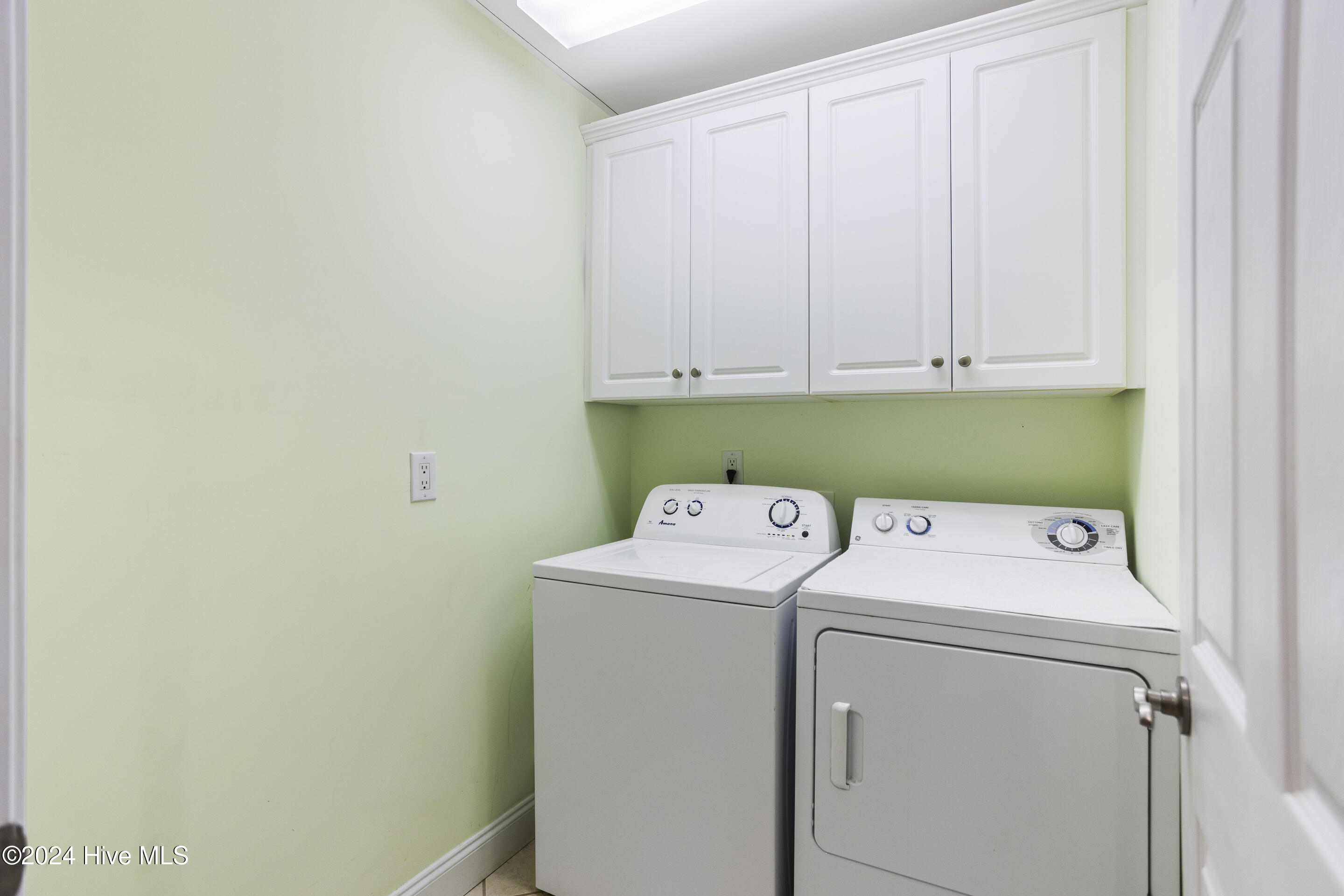 577 Riverwood Drive SE