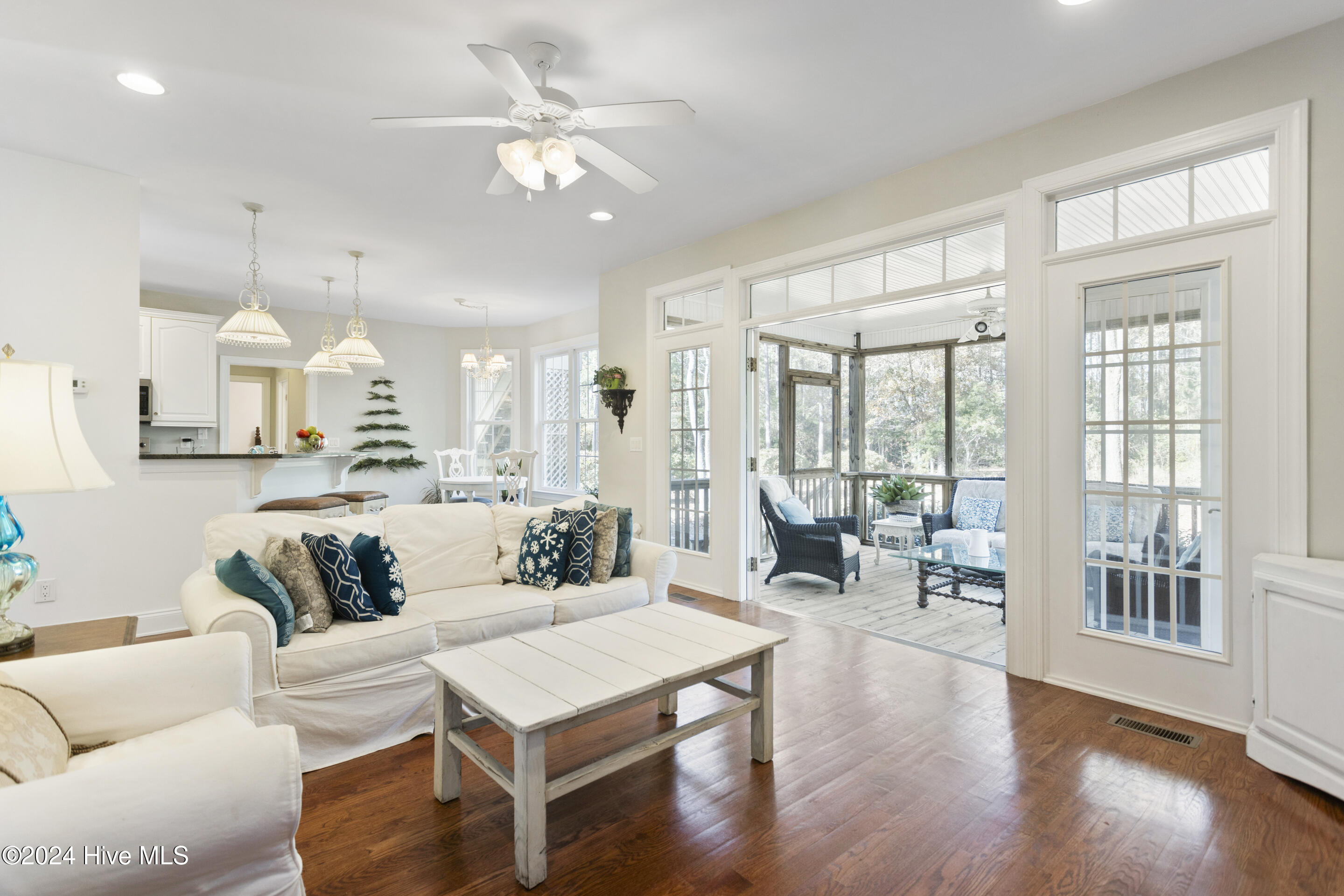 577 Riverwood Drive SE