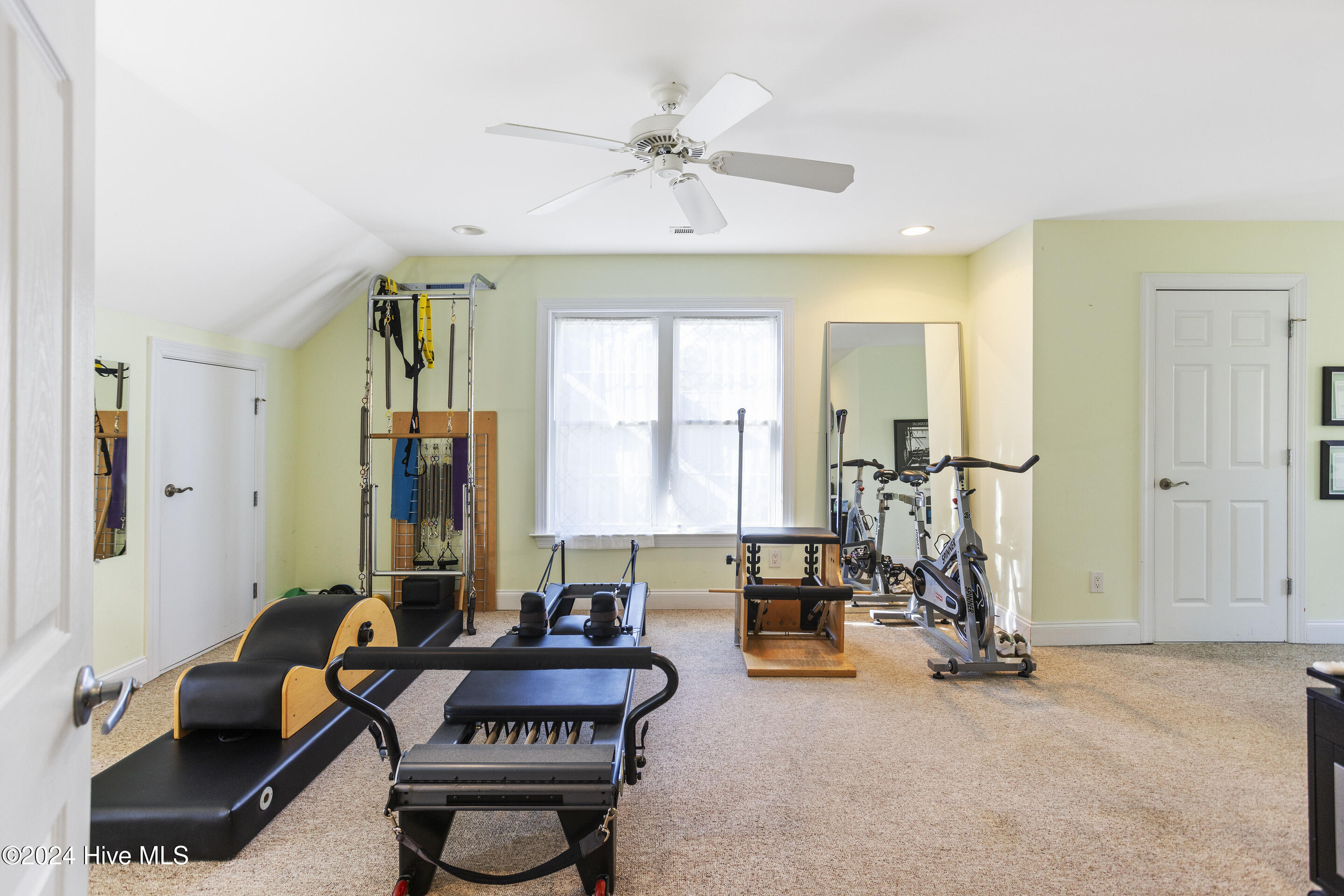 577 Riverwood Drive SE