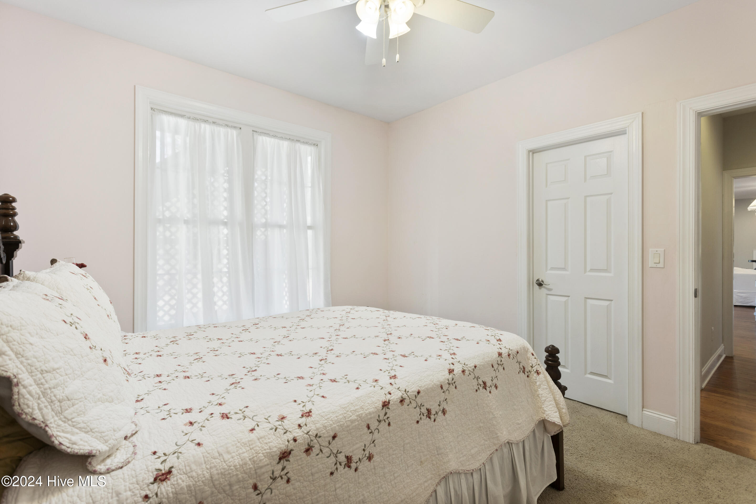 577 Riverwood Drive SE