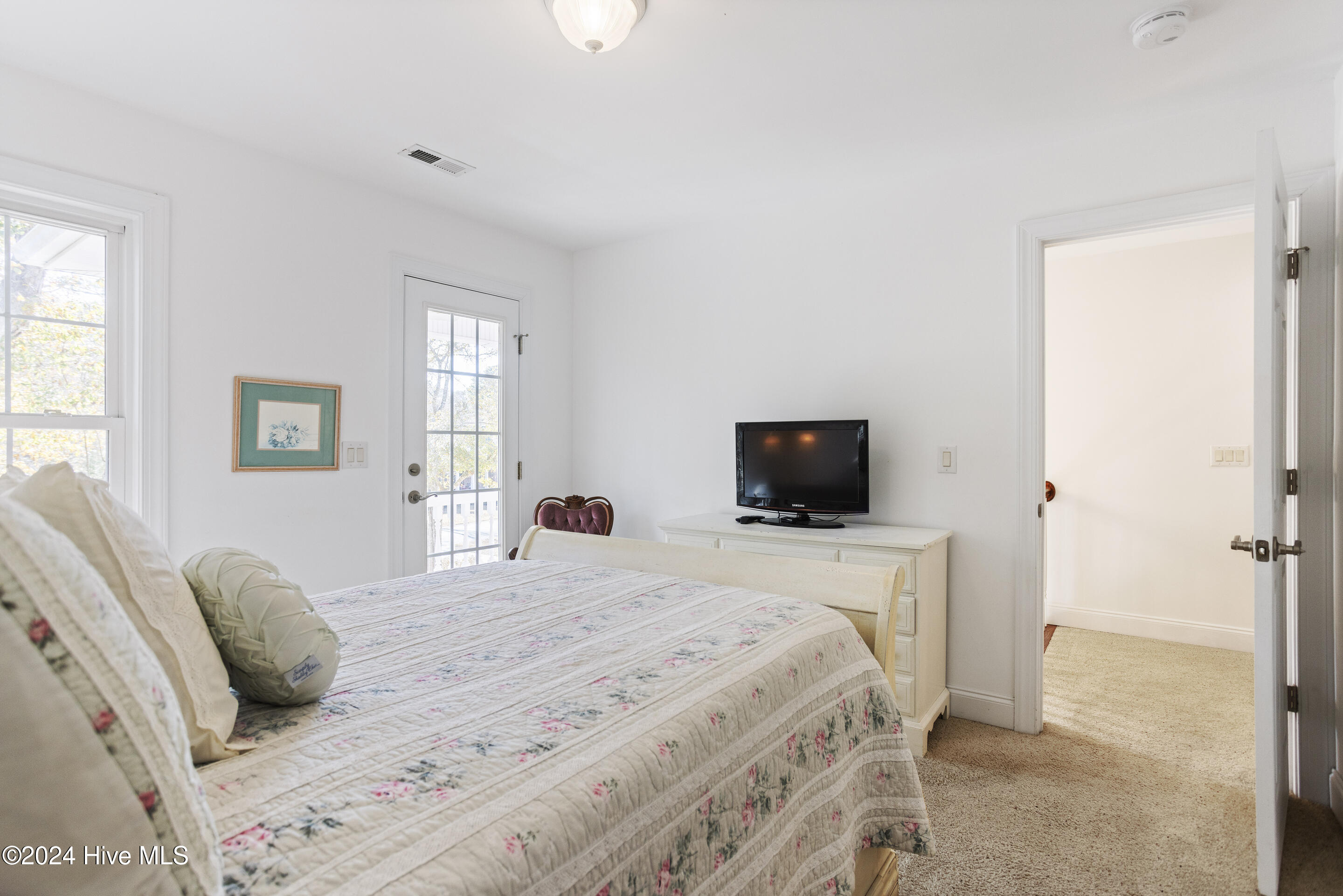 577 Riverwood Drive SE