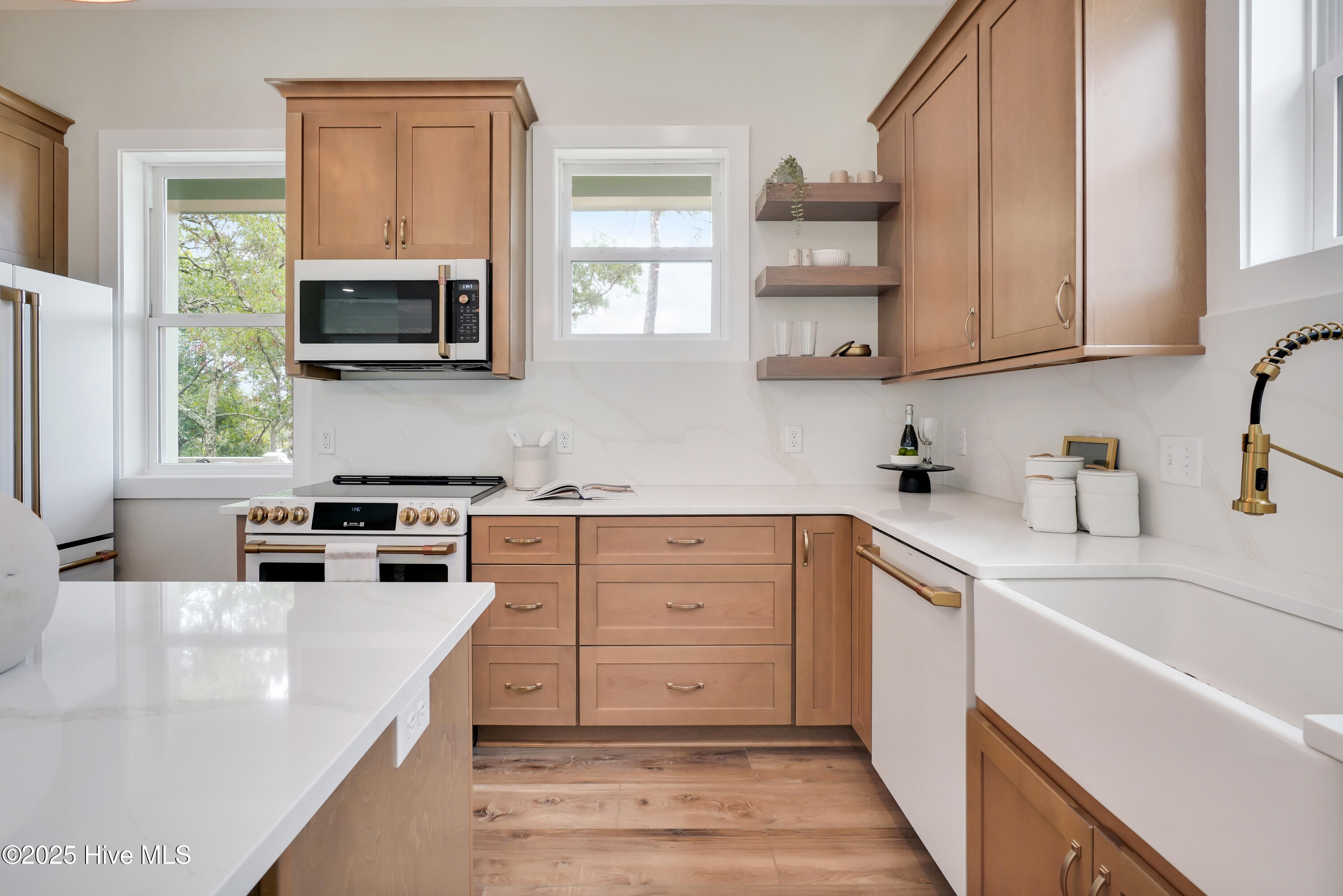 3102 E Oak Island Drive