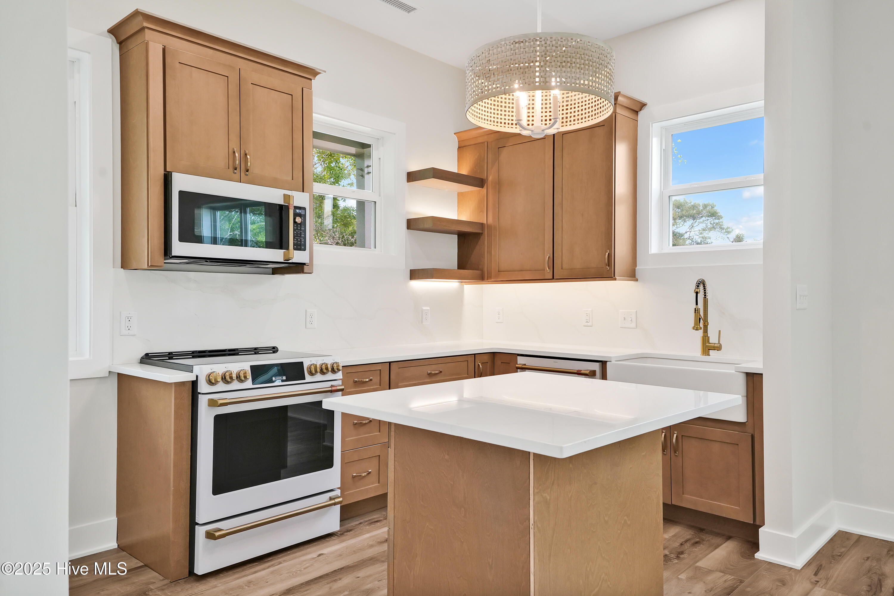 3102 E Oak Island Drive