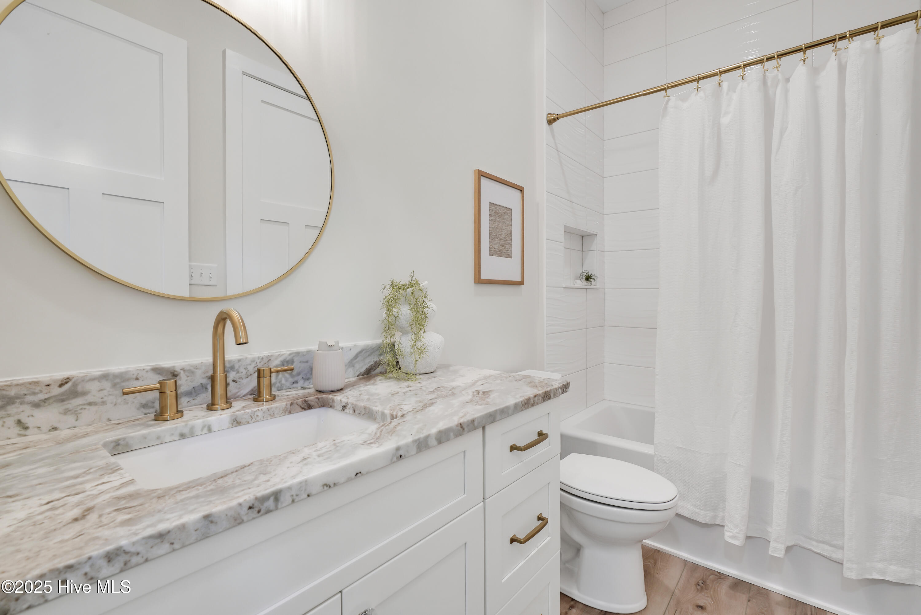3102 E Oak Island Drive