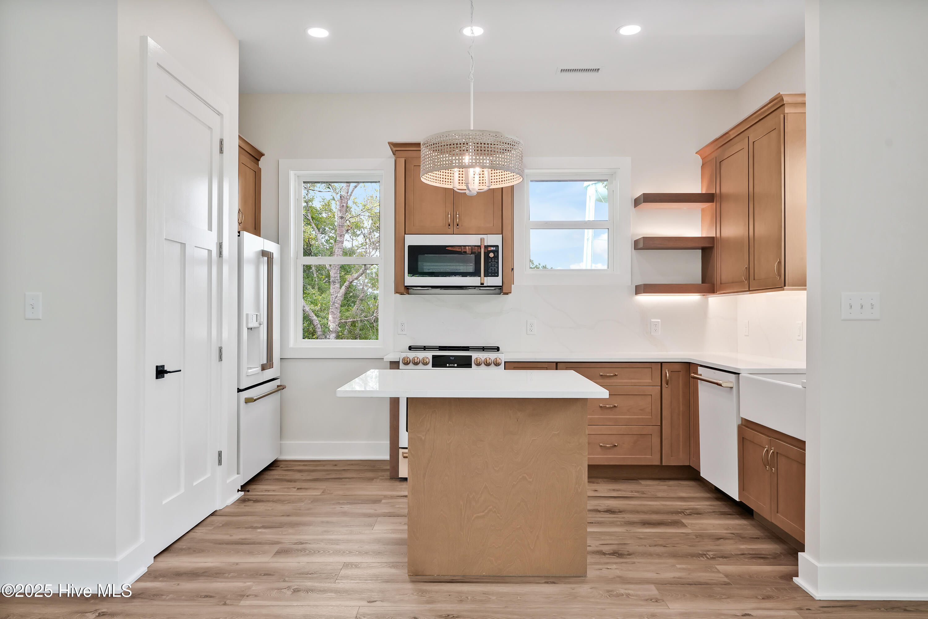 3102 E Oak Island Drive