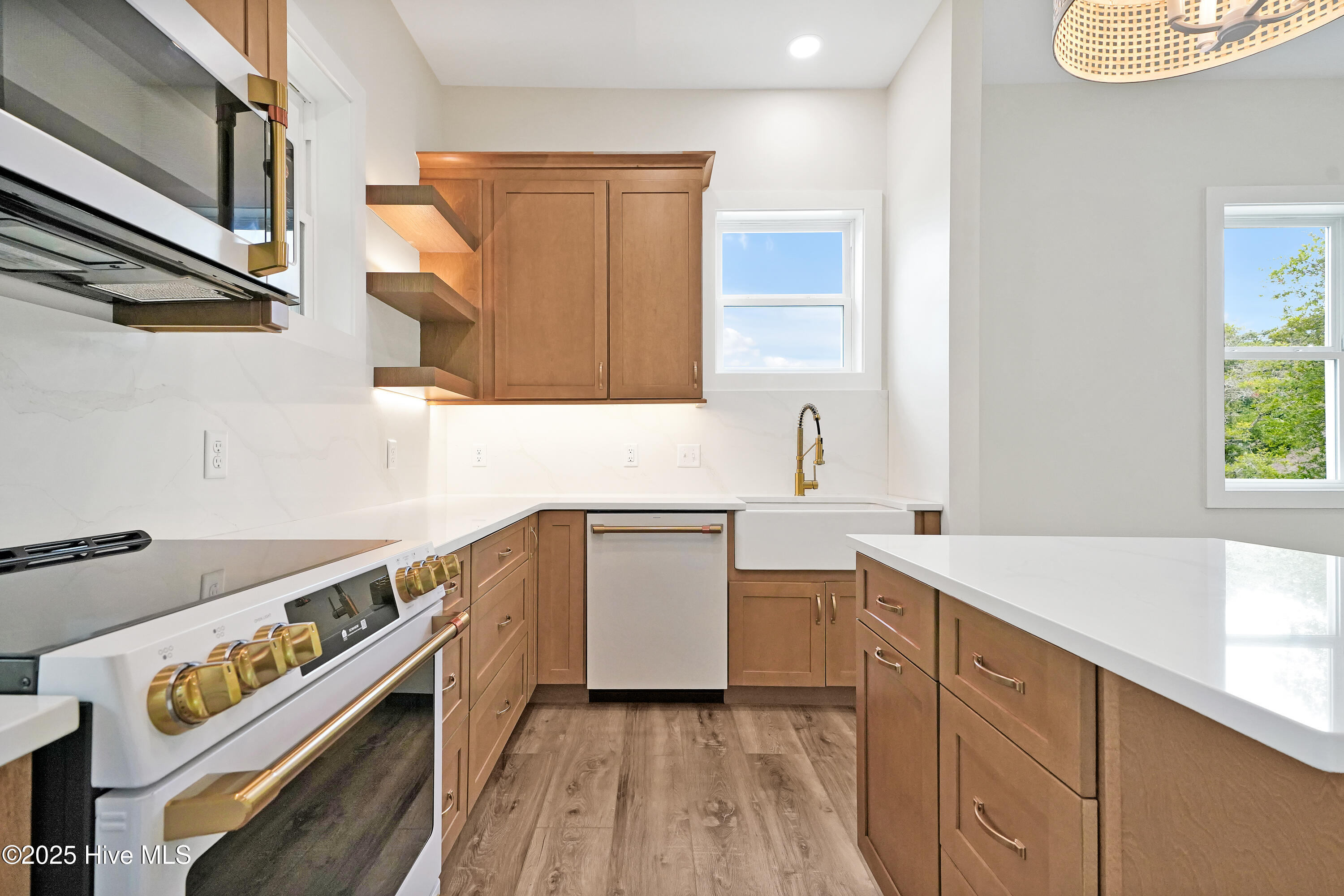 3102 E Oak Island Drive