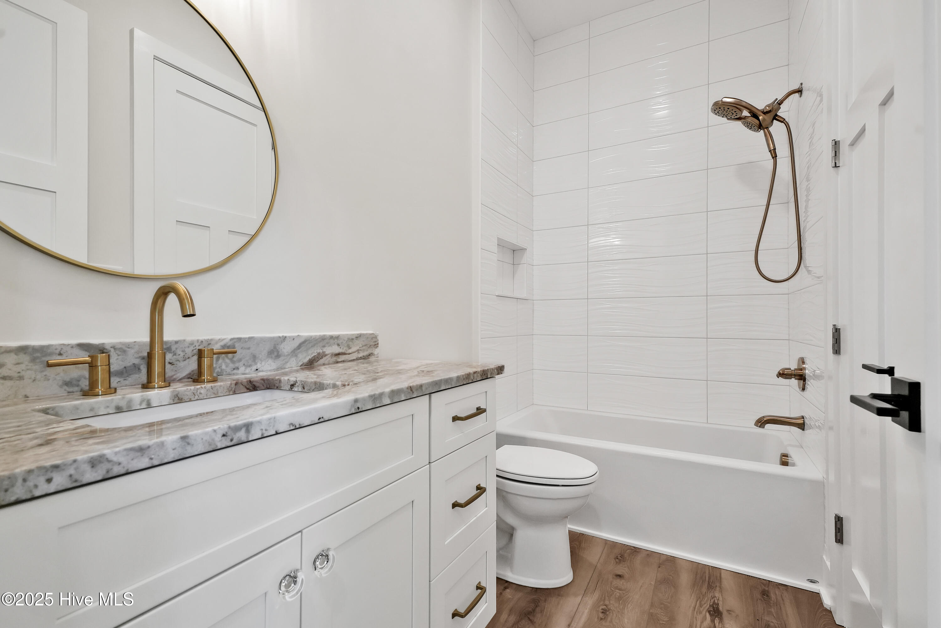 3102 E Oak Island Drive