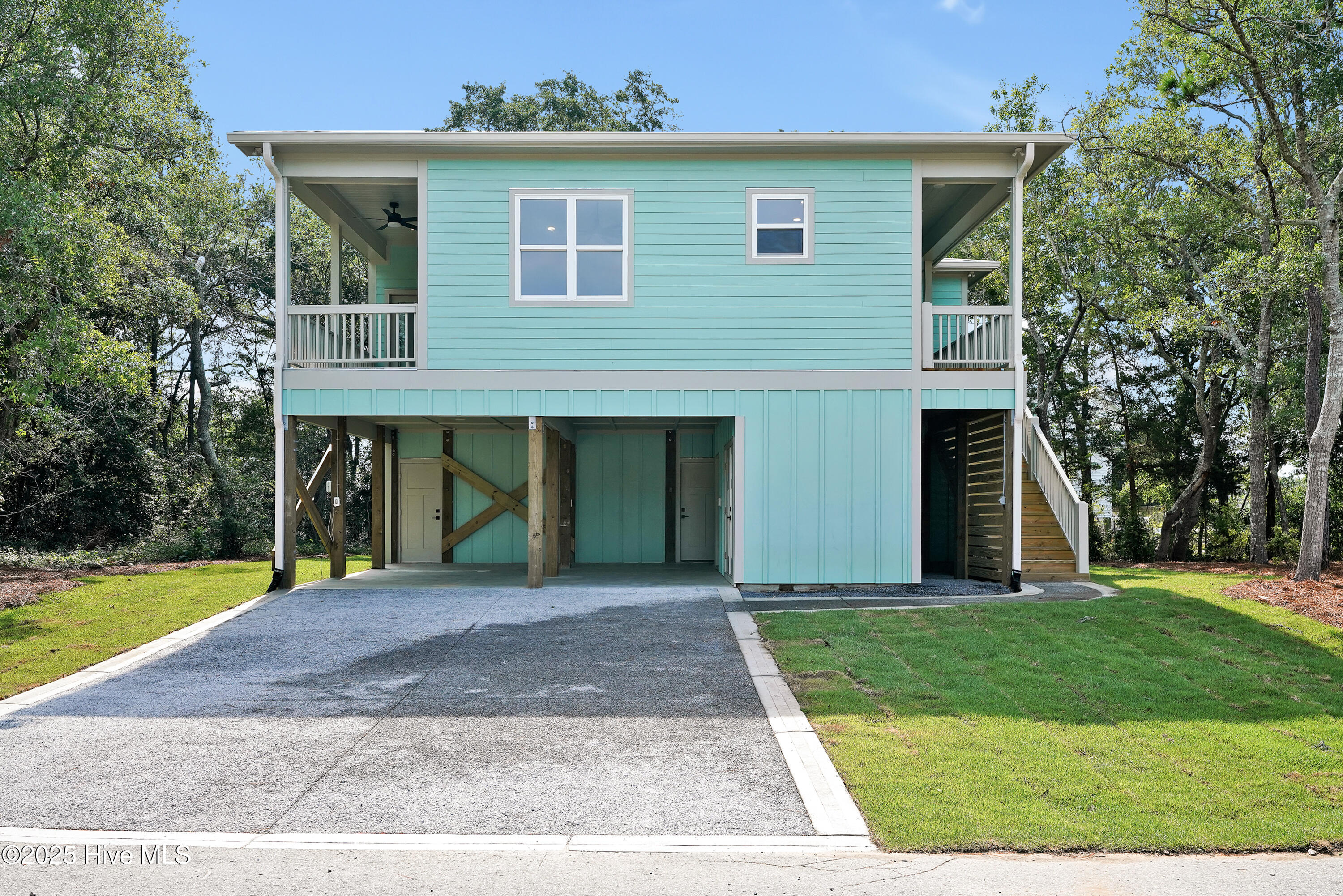 3102 E Oak Island Drive