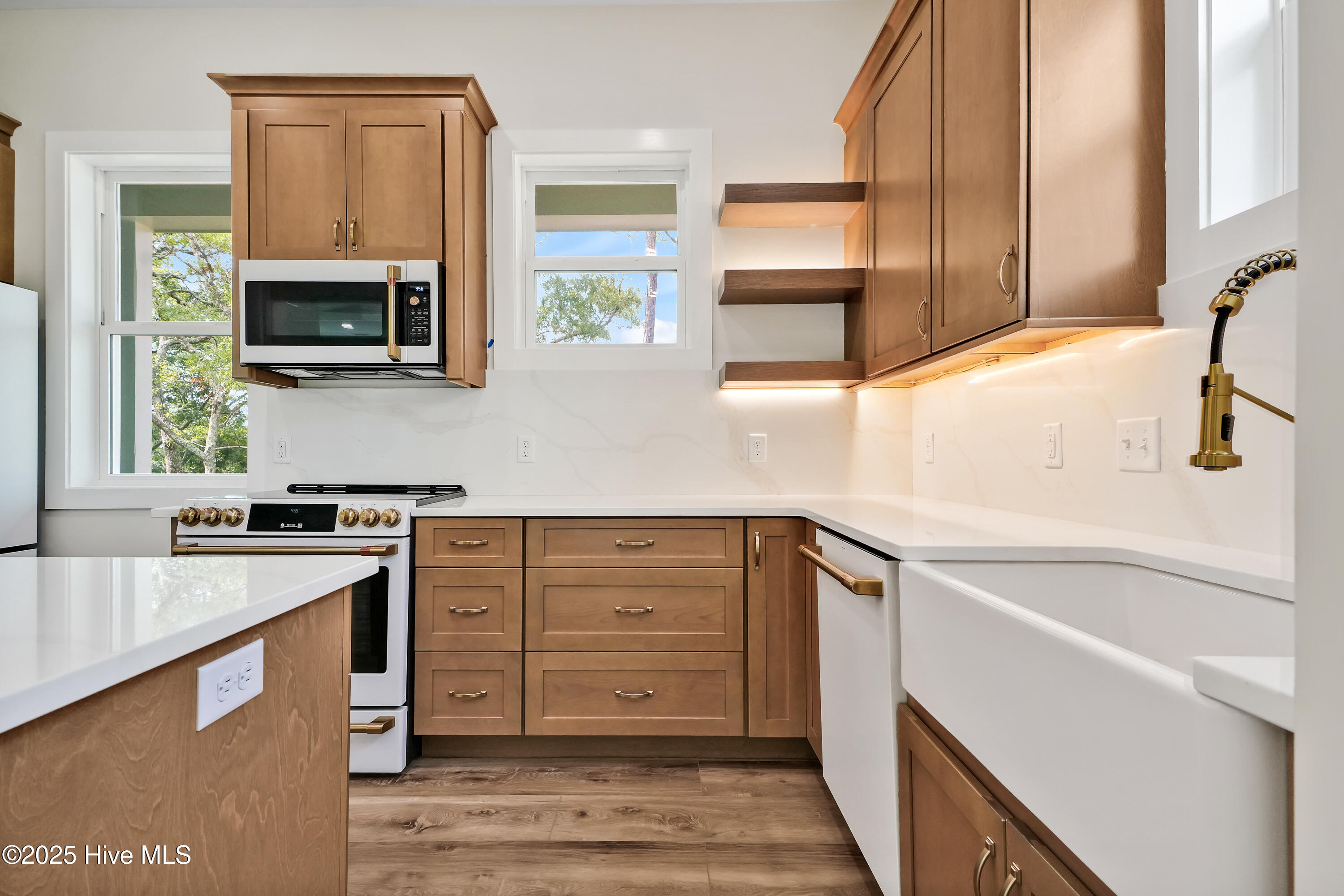 3102 E Oak Island Drive