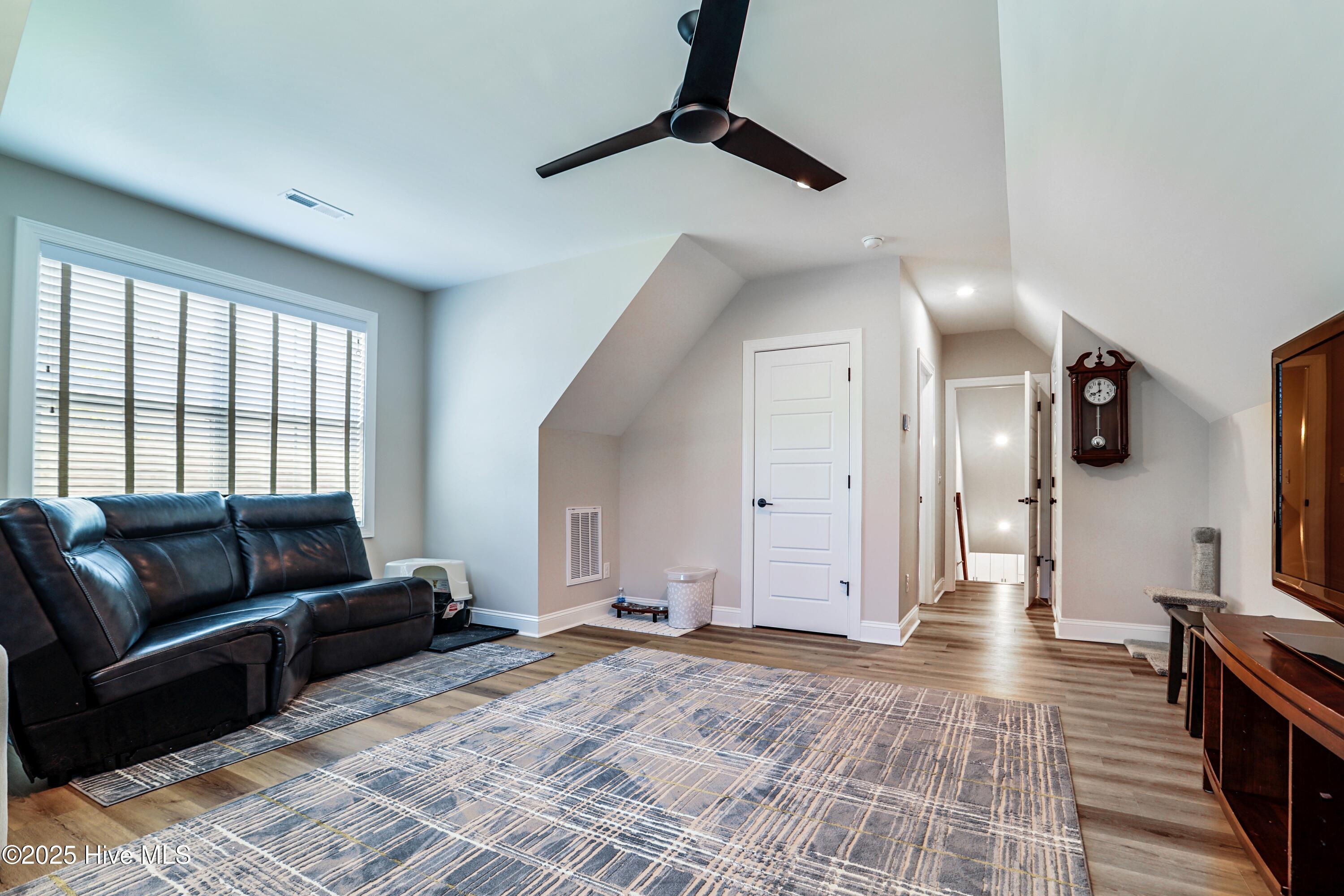 476 Arlington Drive SE